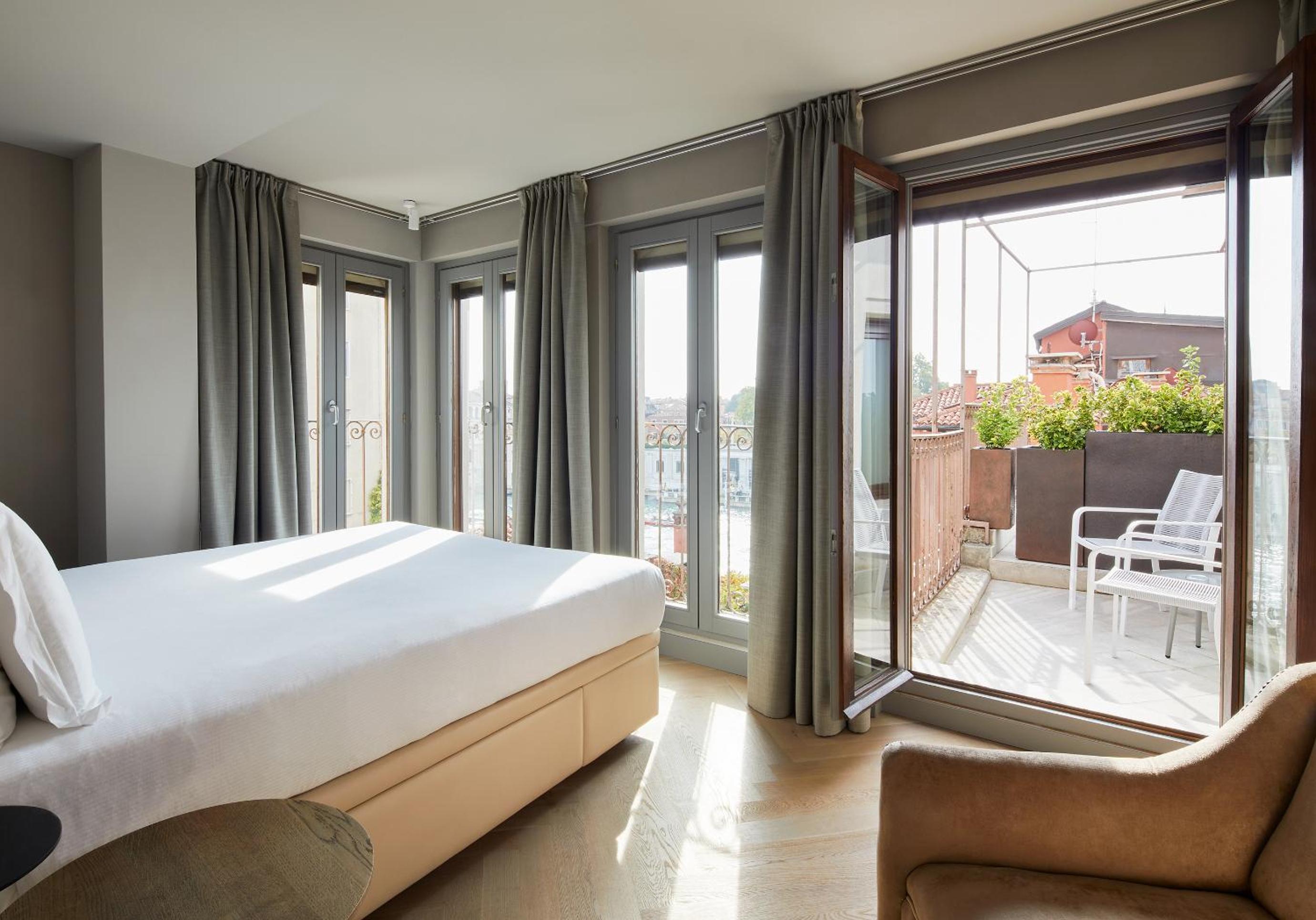 Double Room with Grand Canal View photo 1