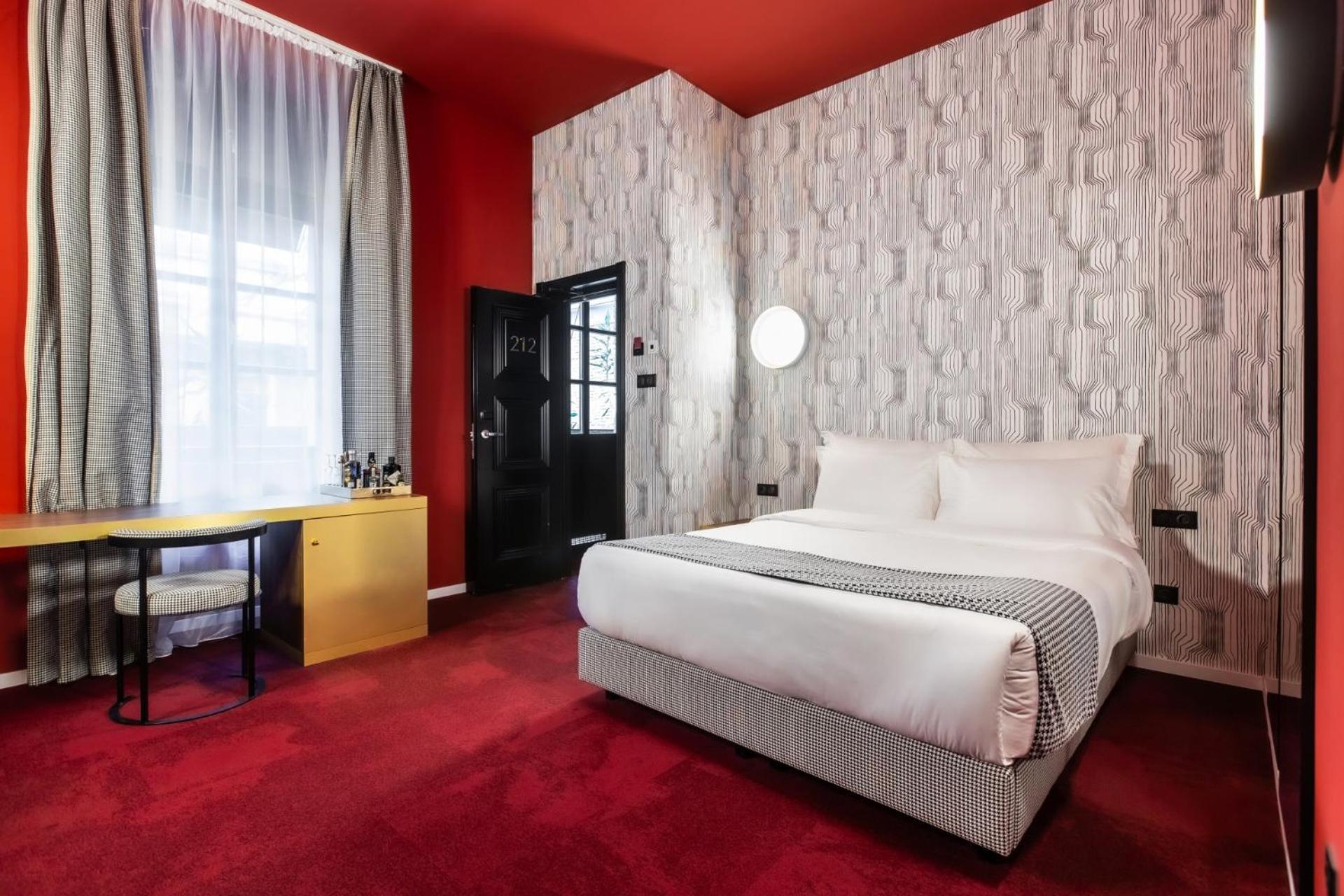 Deluxe Queen Room