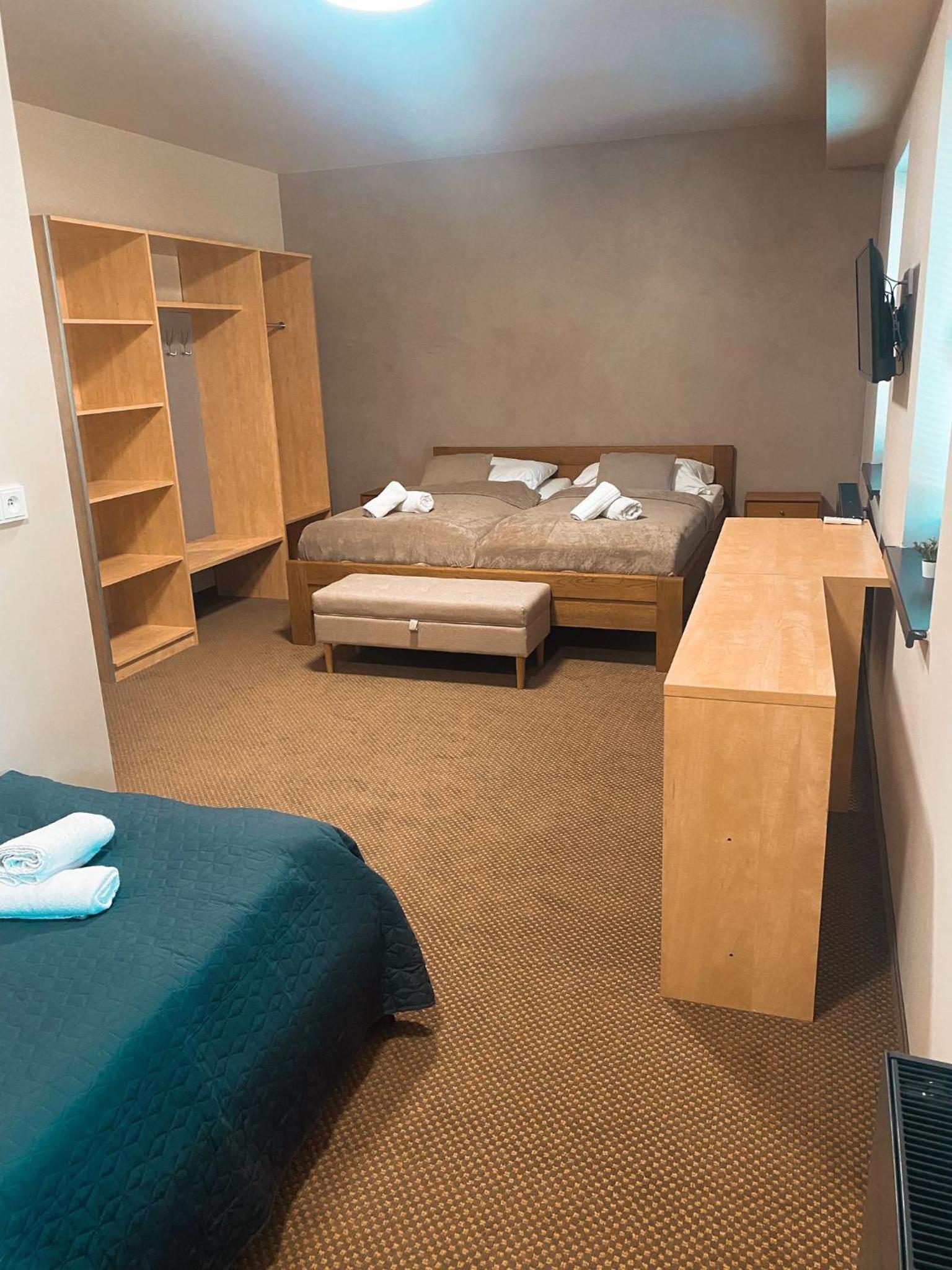 Deluxe Double Room (2 Adults + 1 Child) - Photo 1
