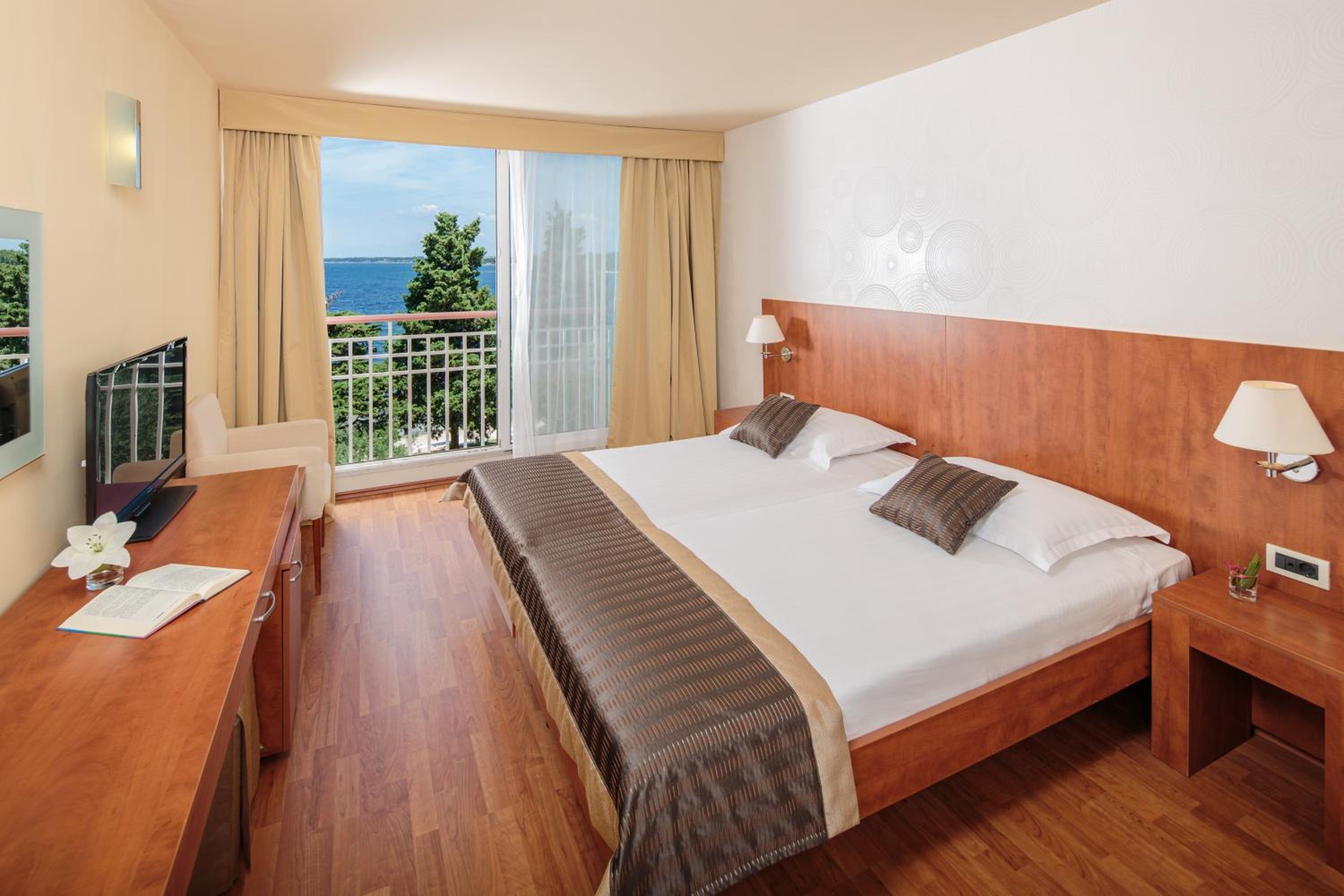 Premium Room with Balcony - Sea Side - Photo 1
