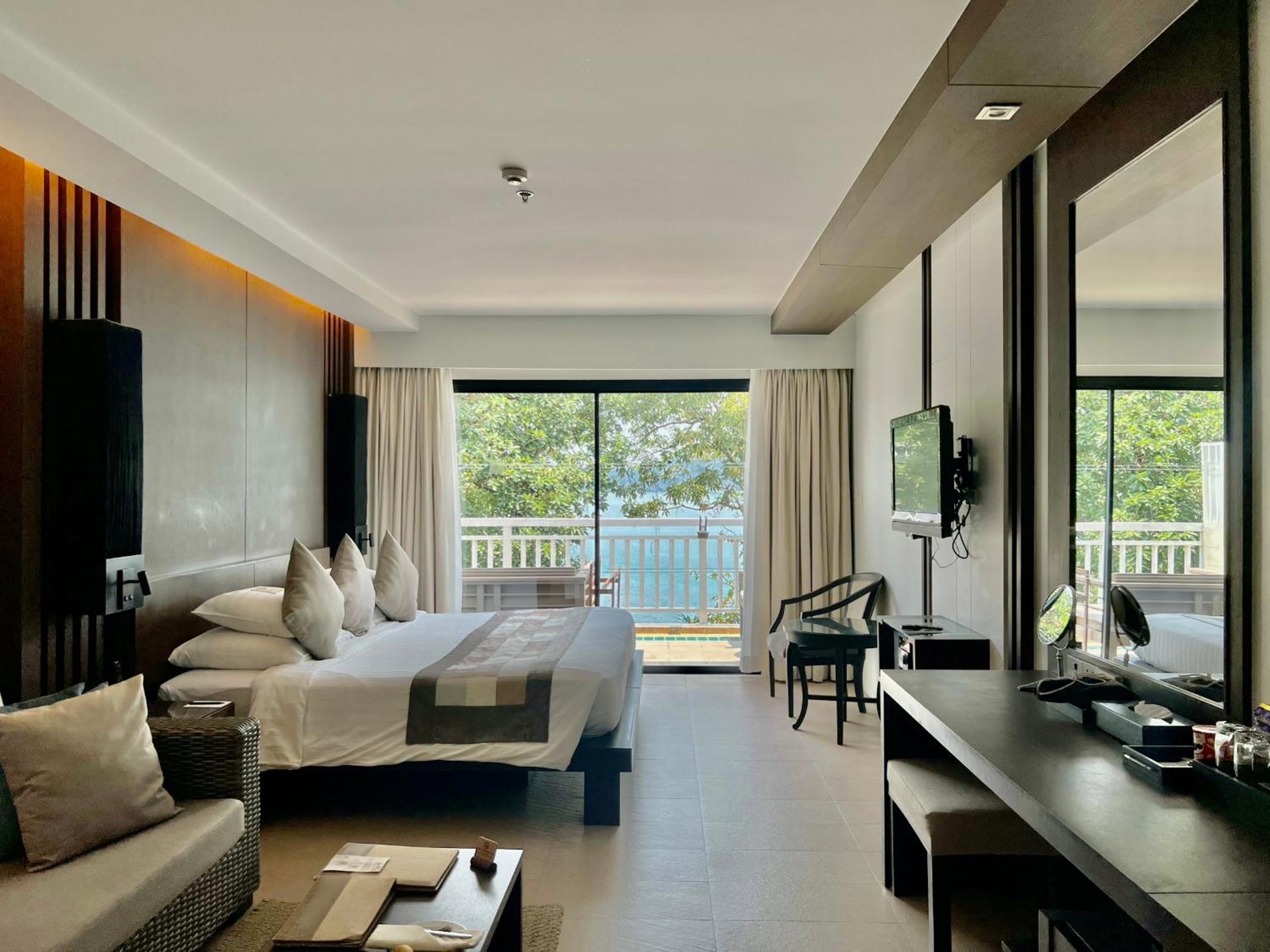 Superior Double or Twin Room with Sea View photo 2