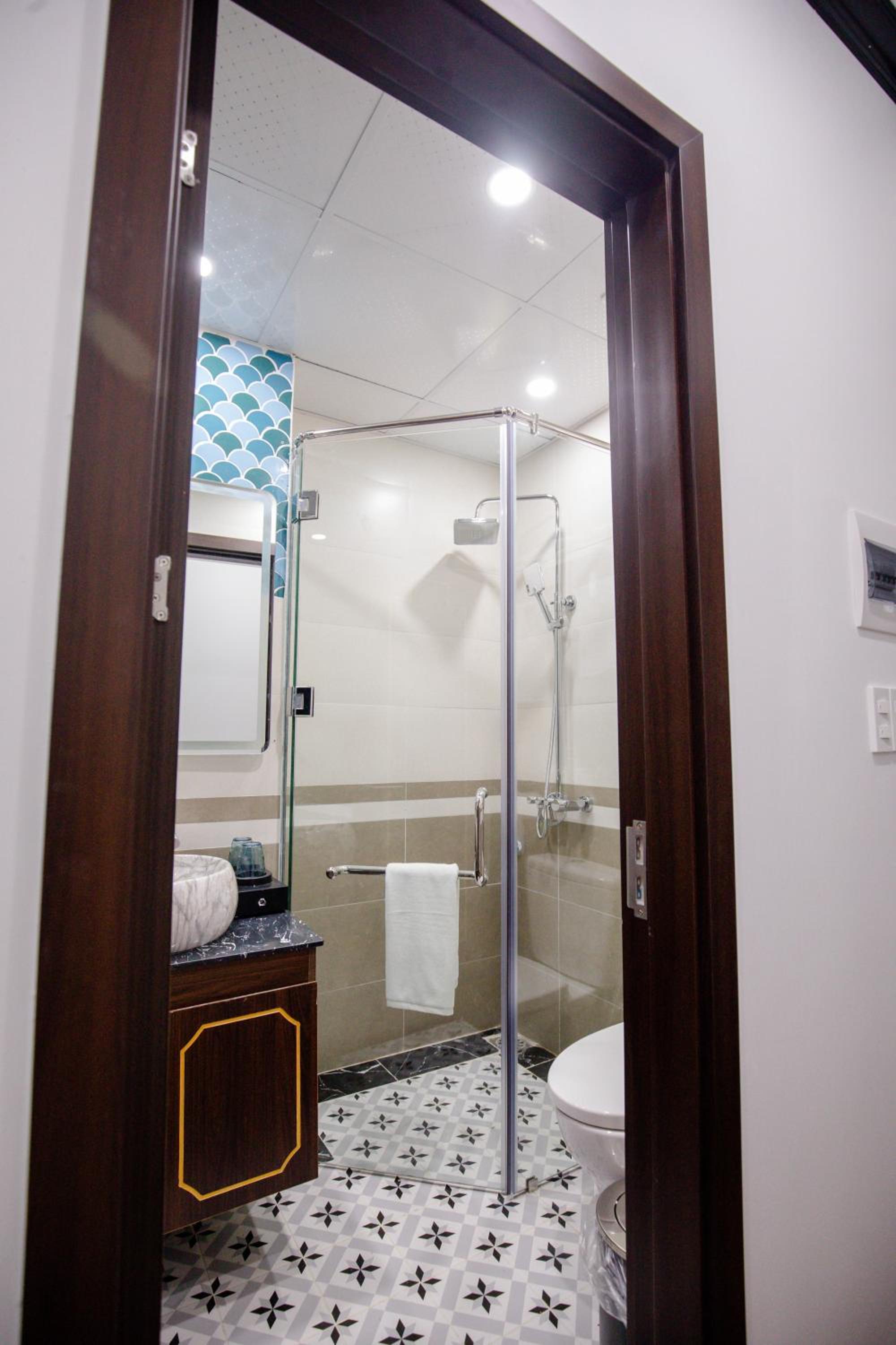 Deluxe King Room - Photo 4