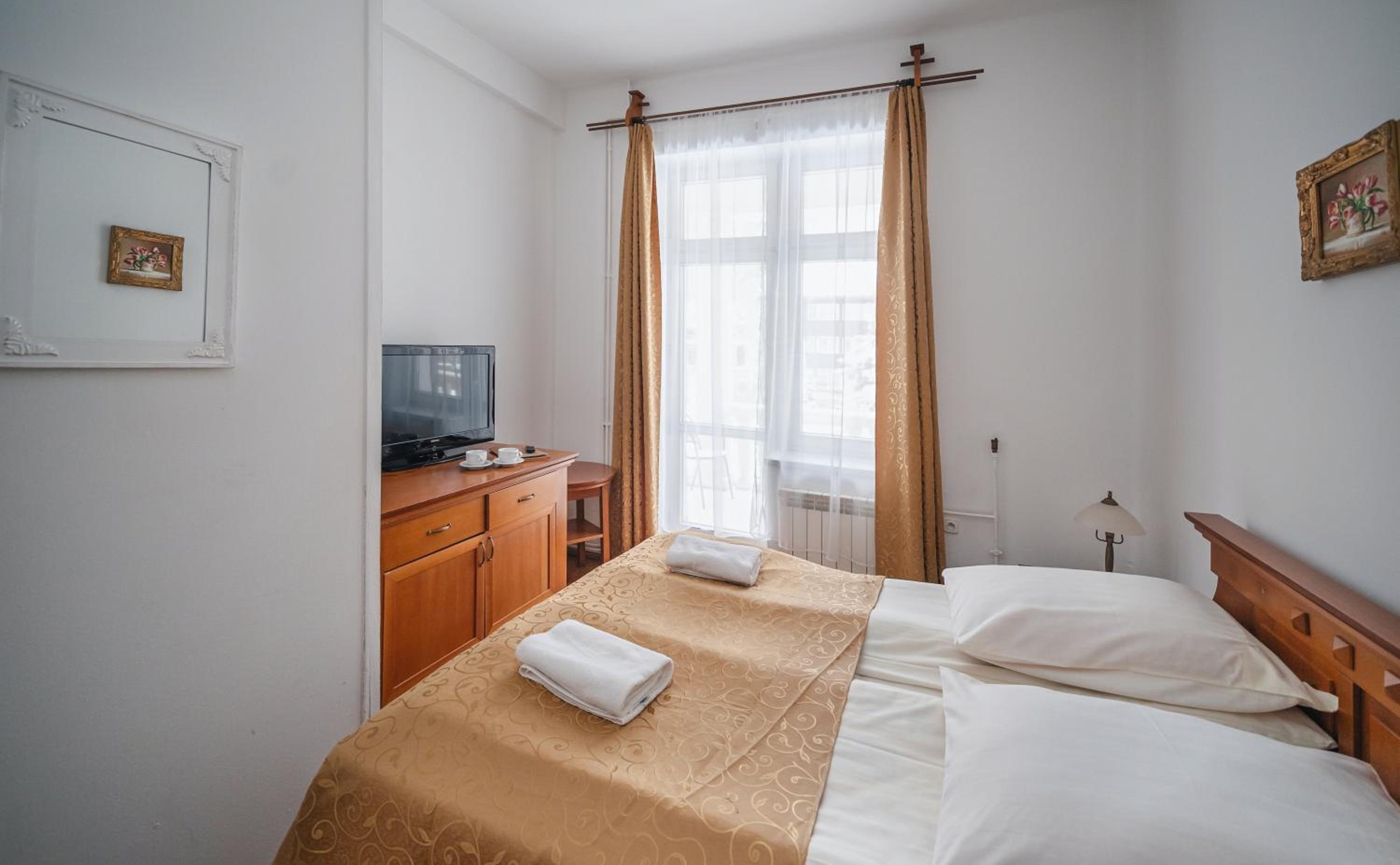 Double Room - Photo 6
