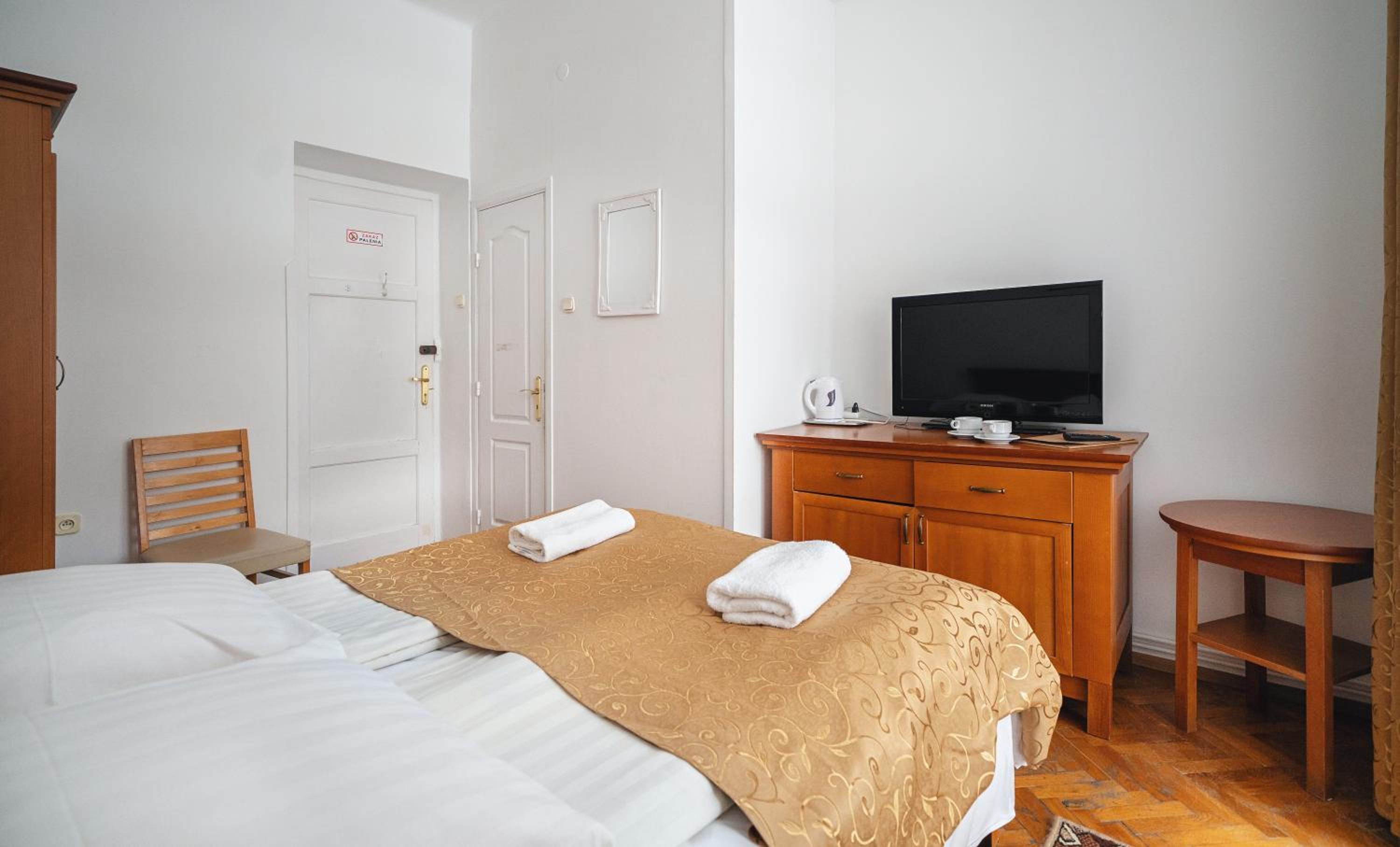 Double Room - Photo 14