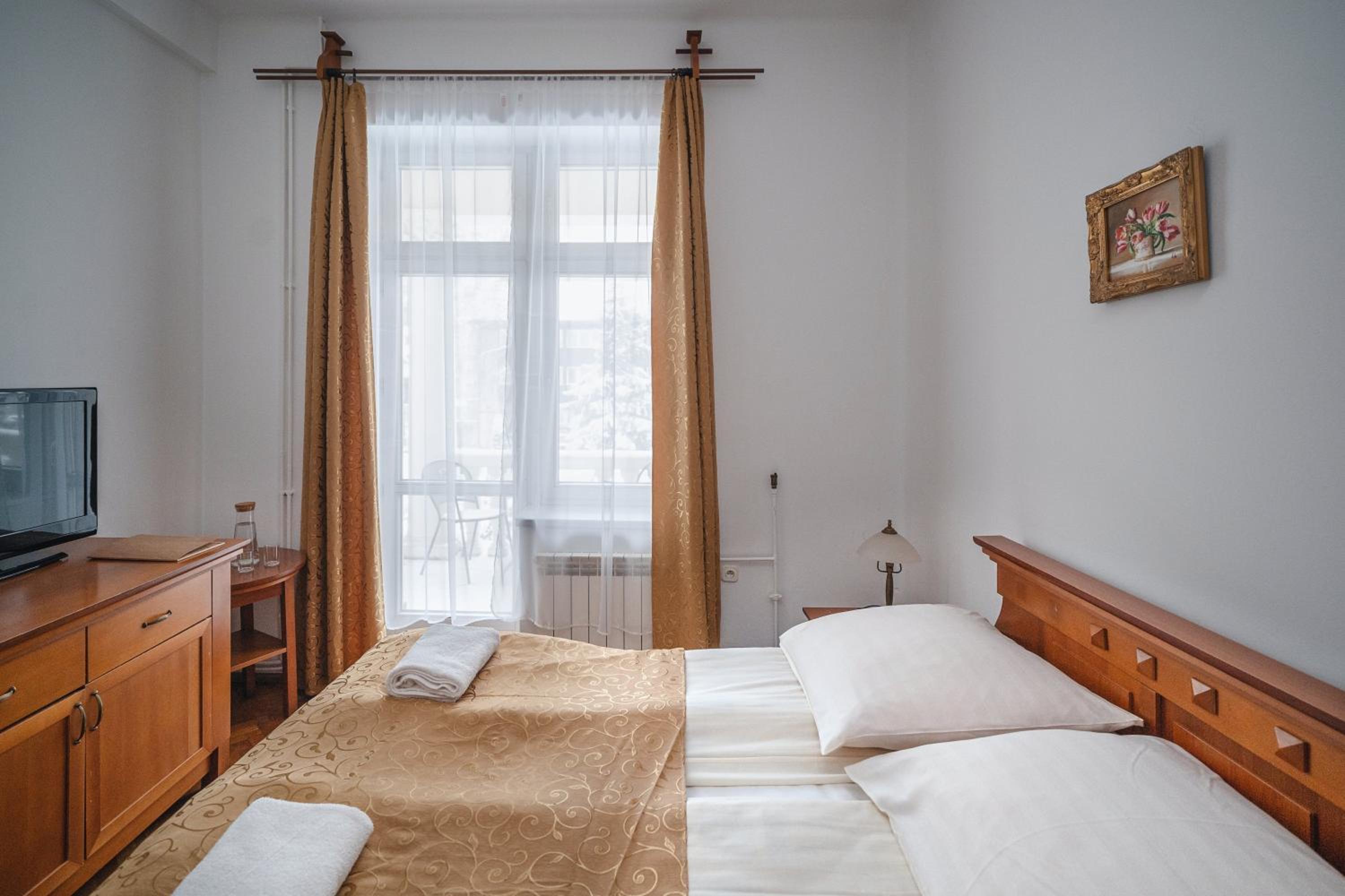 Double Room - Photo 16