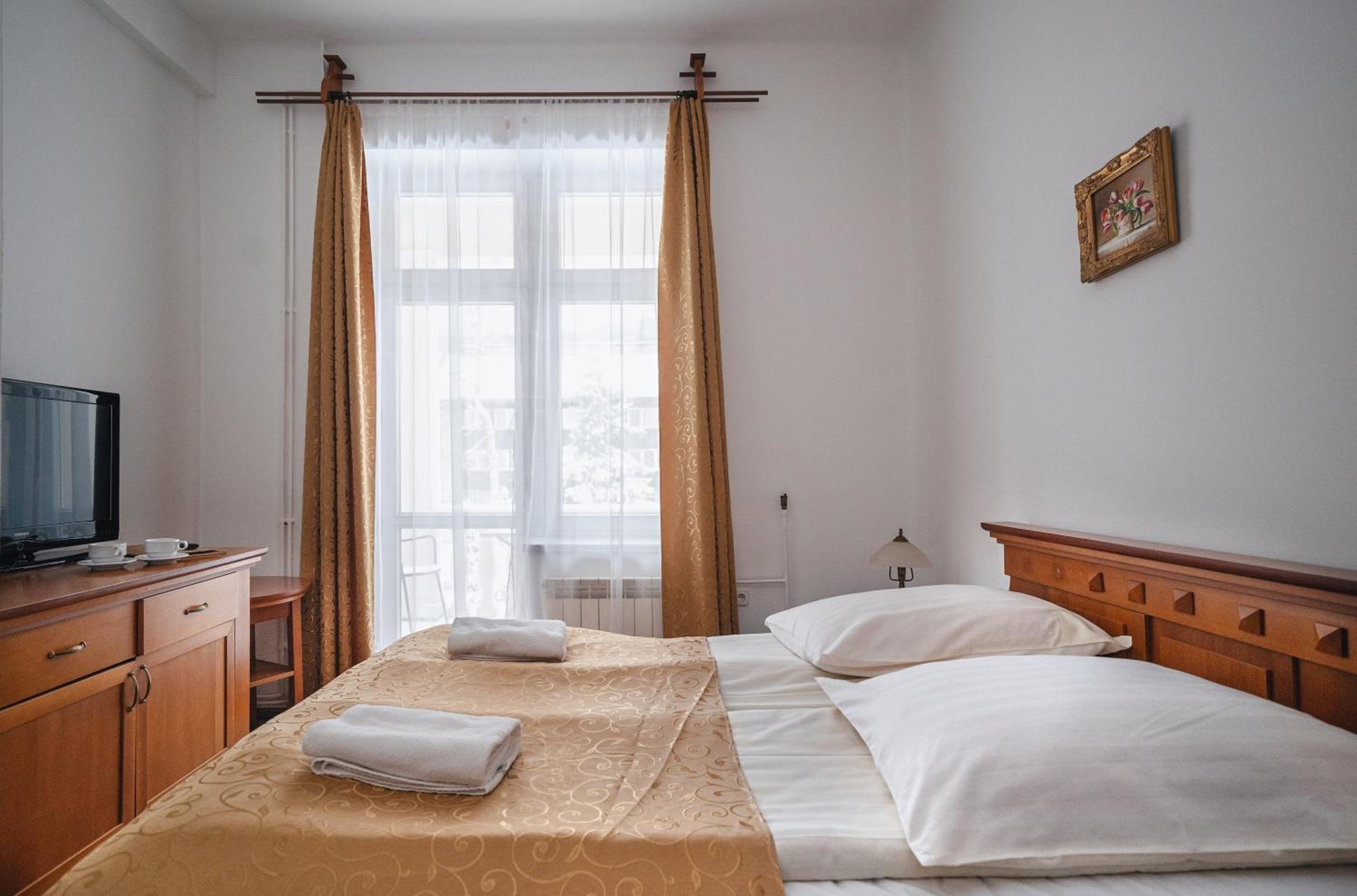 Double Room - Photo 8