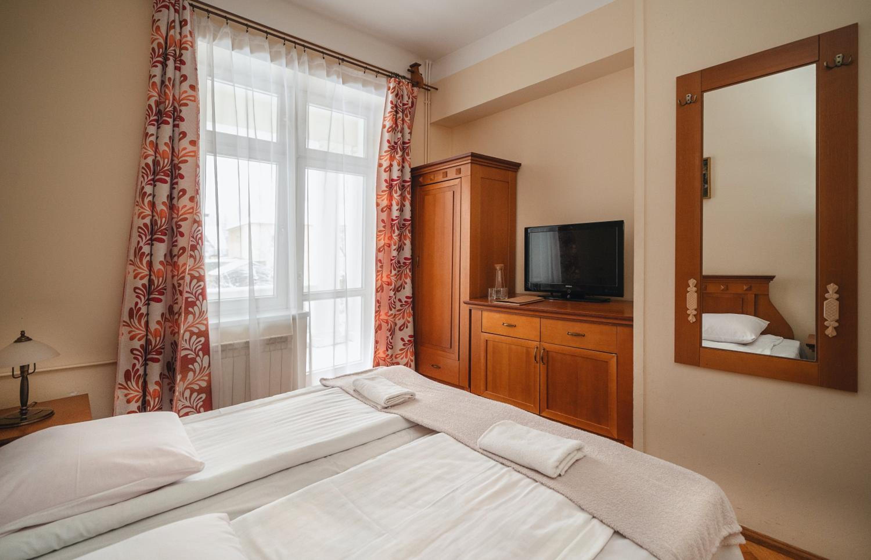 Double Room - Photo 2