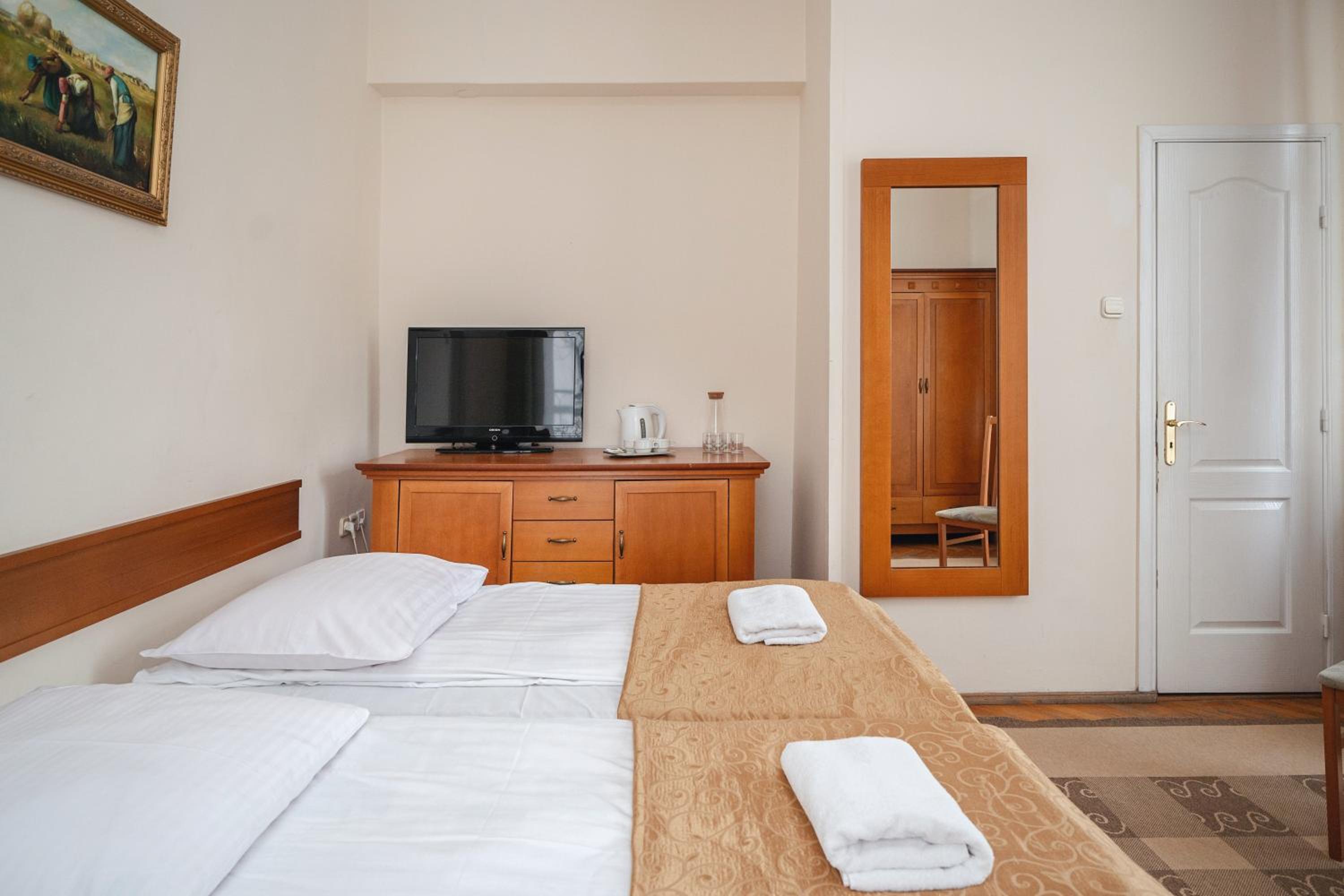 Quadruple Room - Photo 14