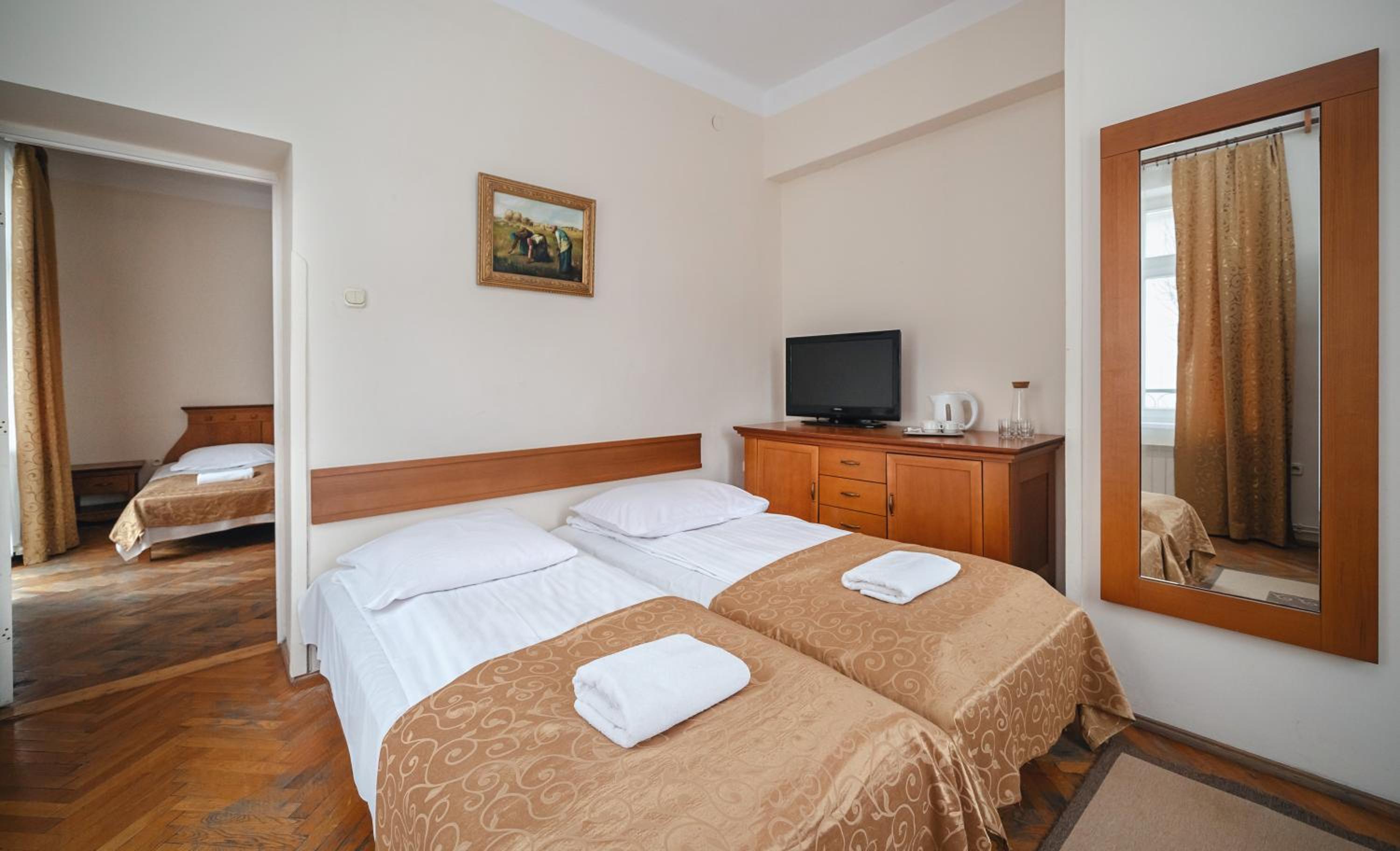 Quadruple Room - Photo 16