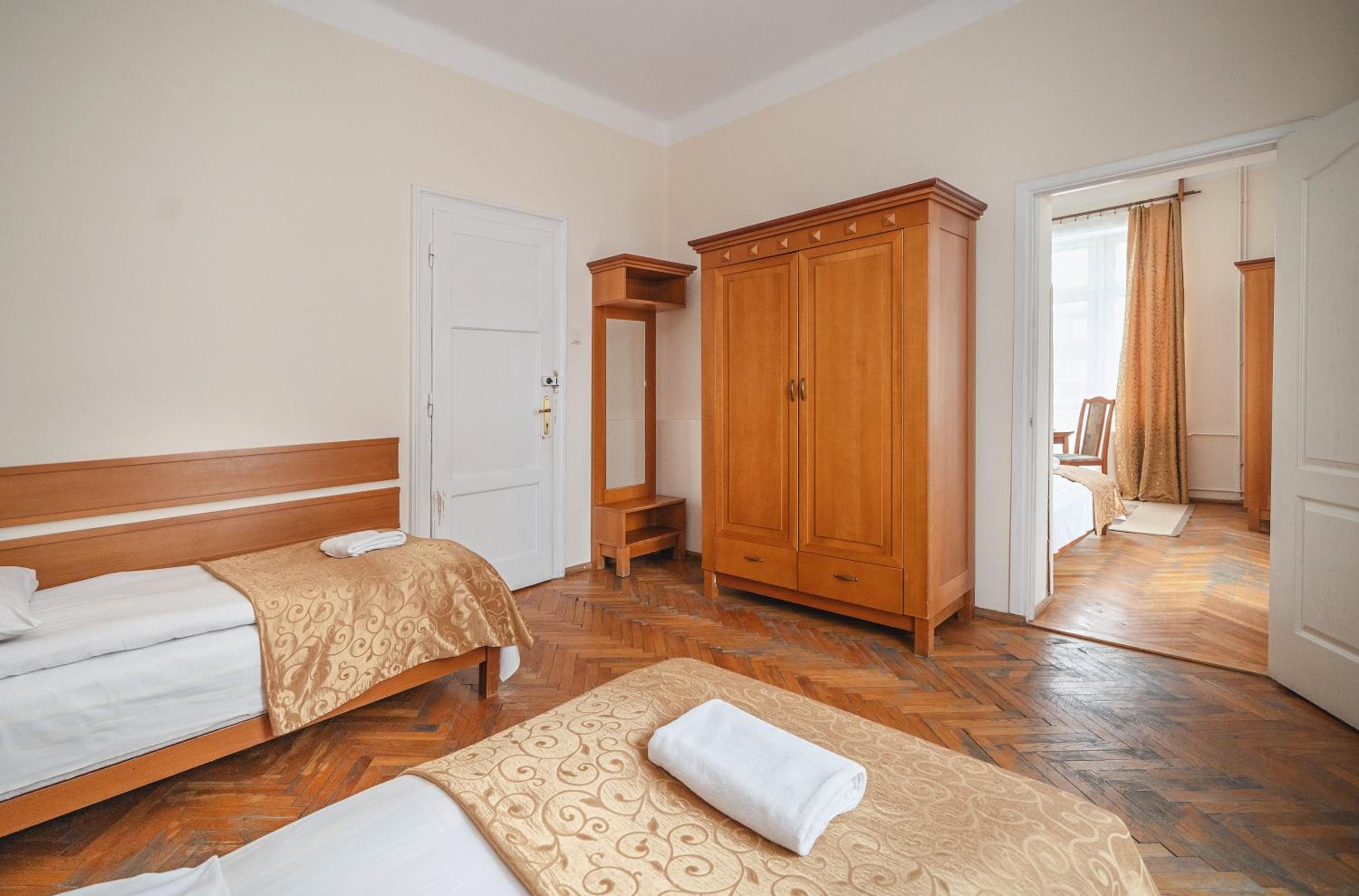 Quadruple Room - Photo 1