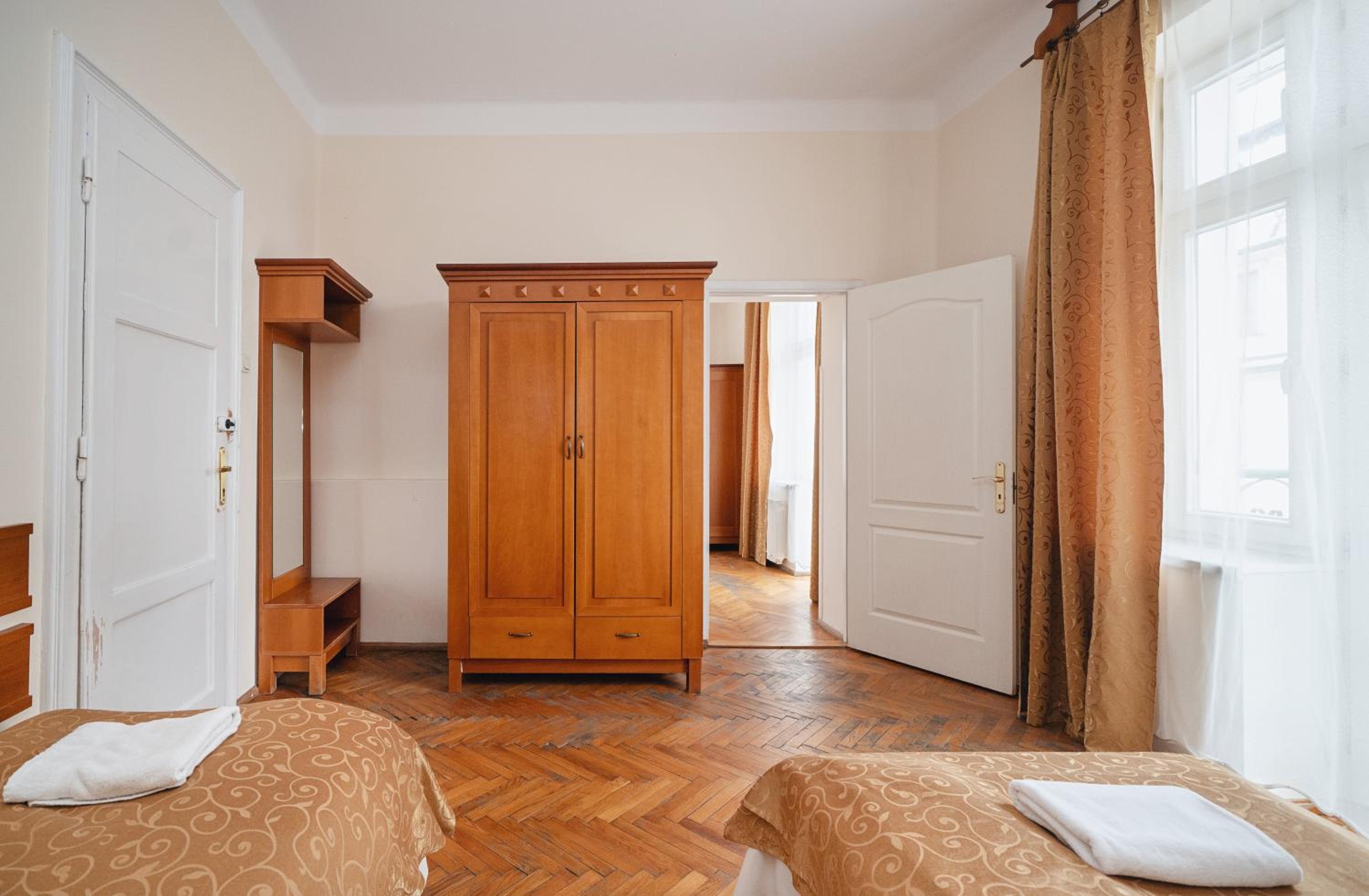 Quadruple Room - Photo 2