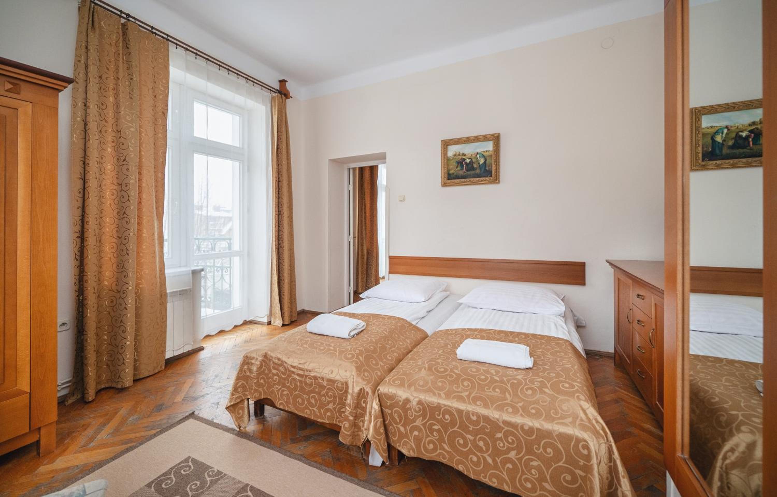 Quadruple Room - Photo 8