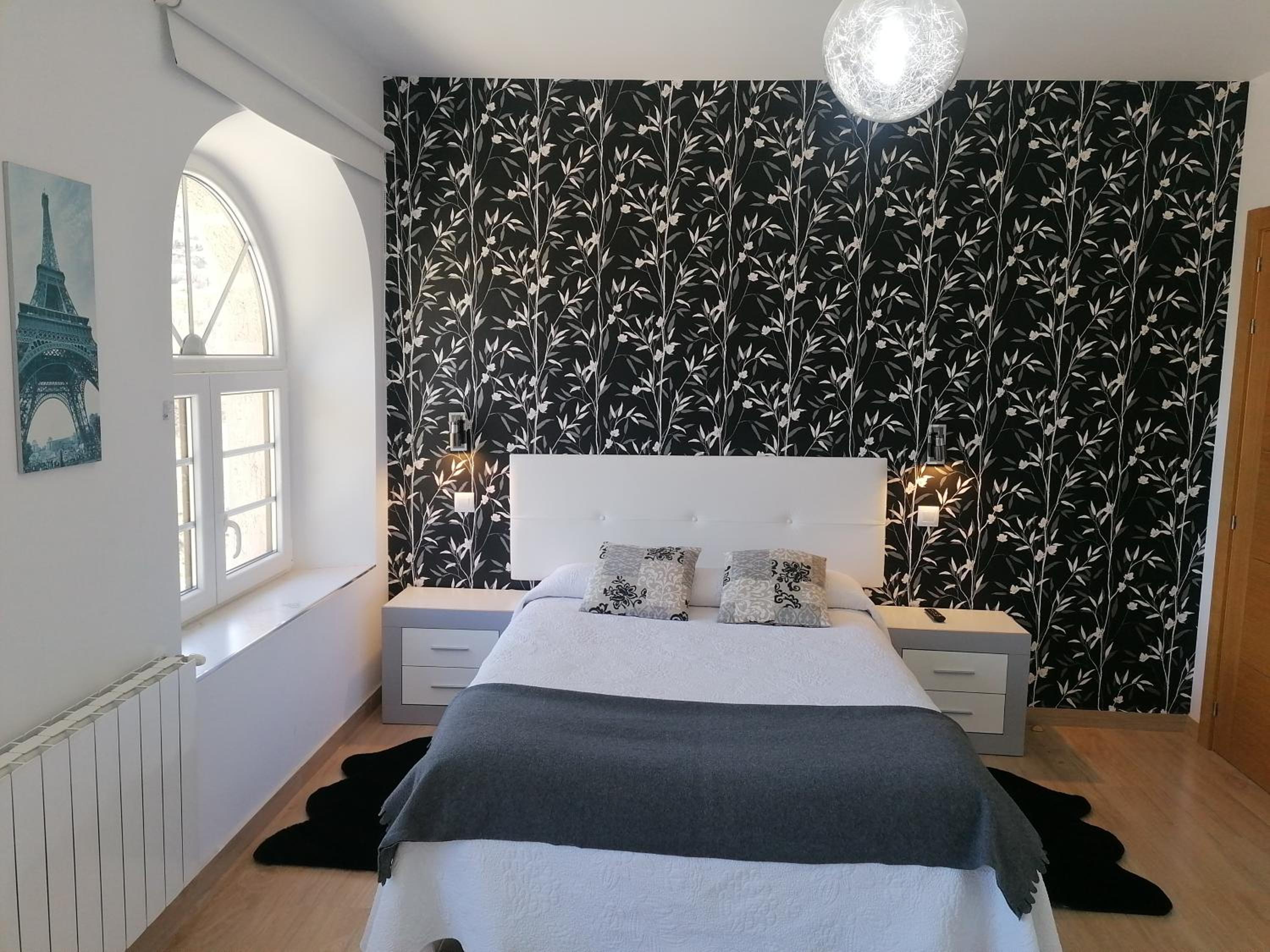 Deluxe Suite with Spa Bath photo 2