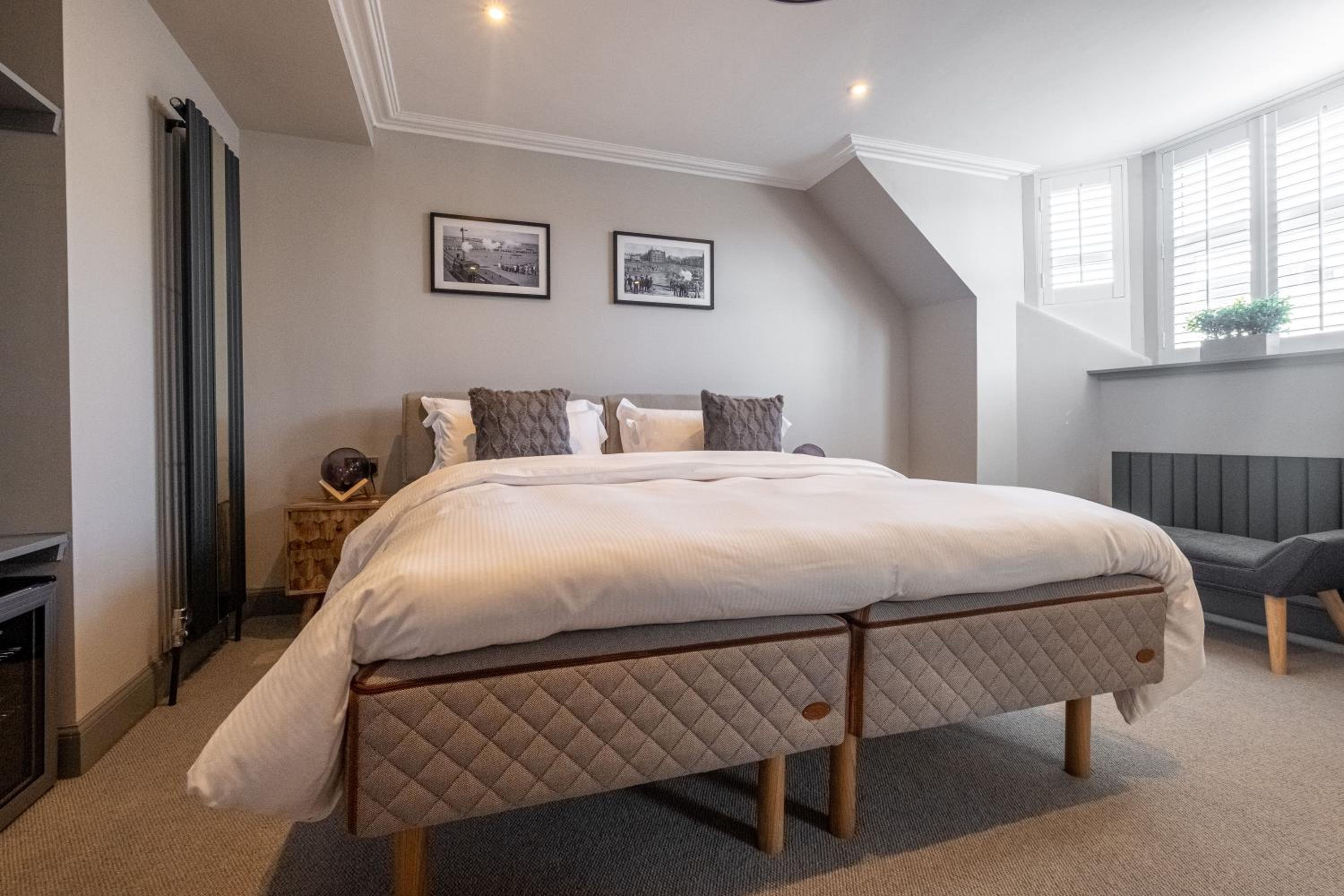 Large Double or Twin Room photo 1