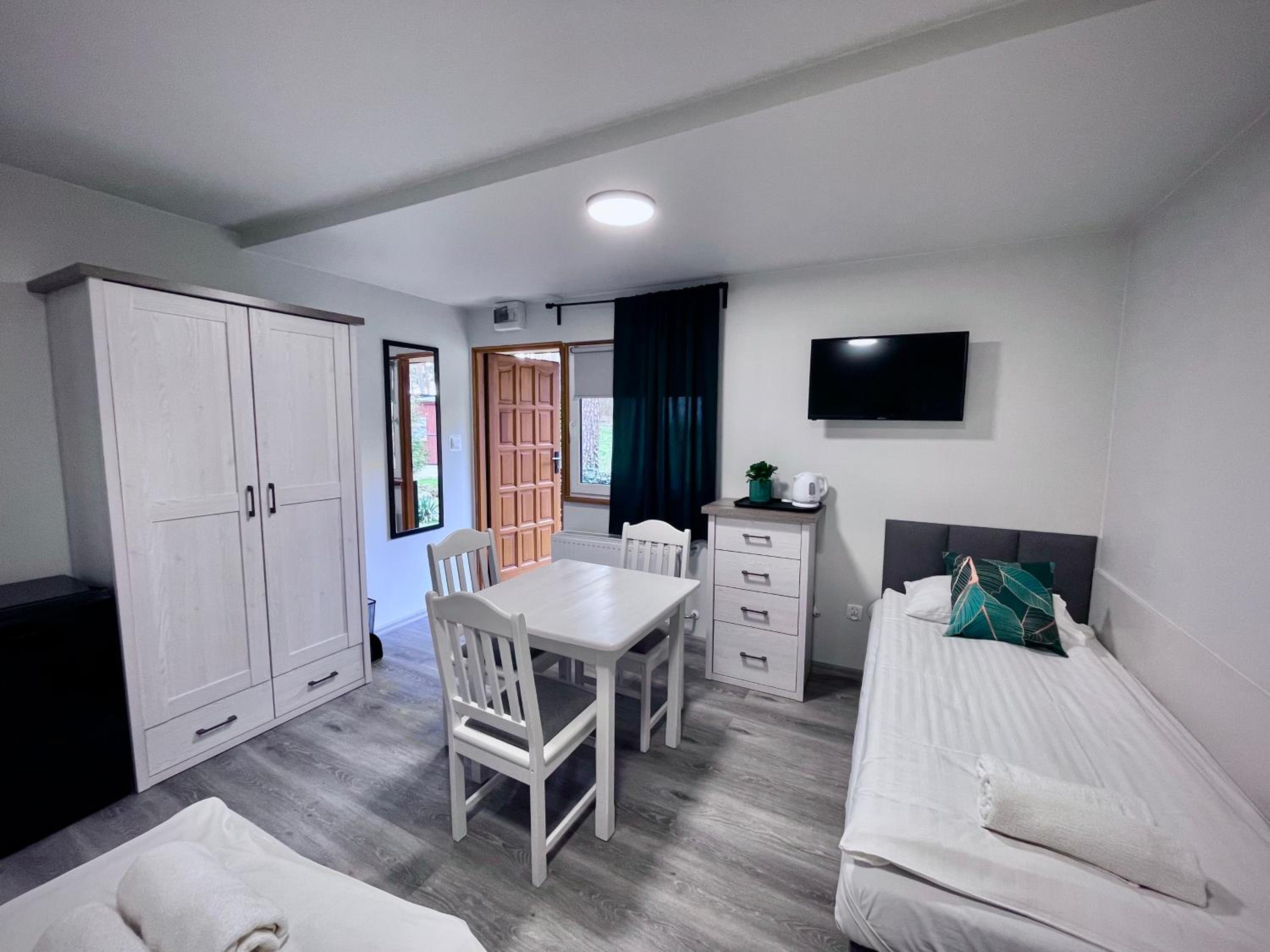 Triple Room with Private Bathroom - Photo 3