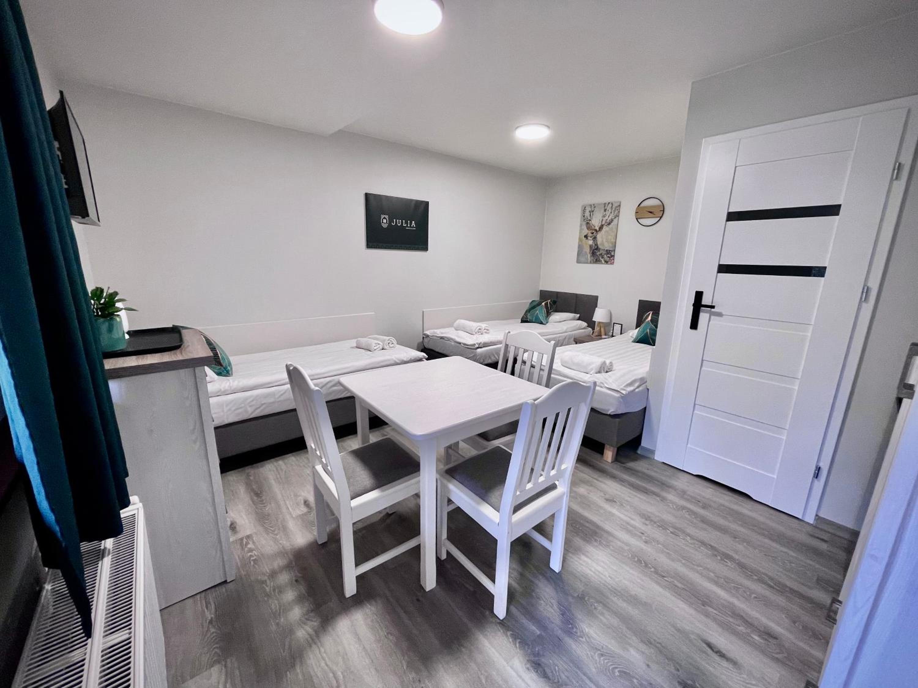Triple Room with Private Bathroom - Photo 1