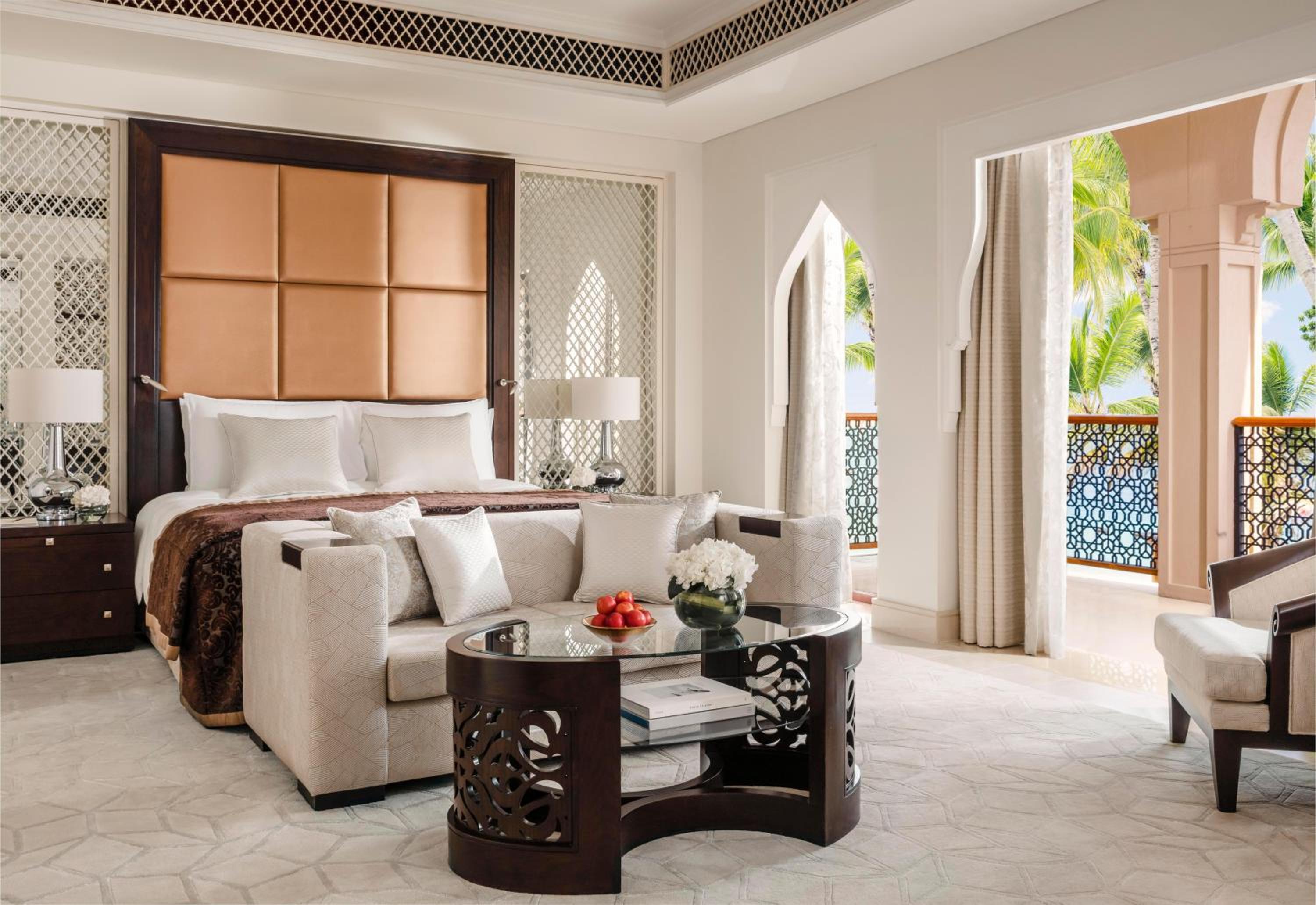 Beachfront Premiere Twin Room with Waterpark Access thumbnail 6