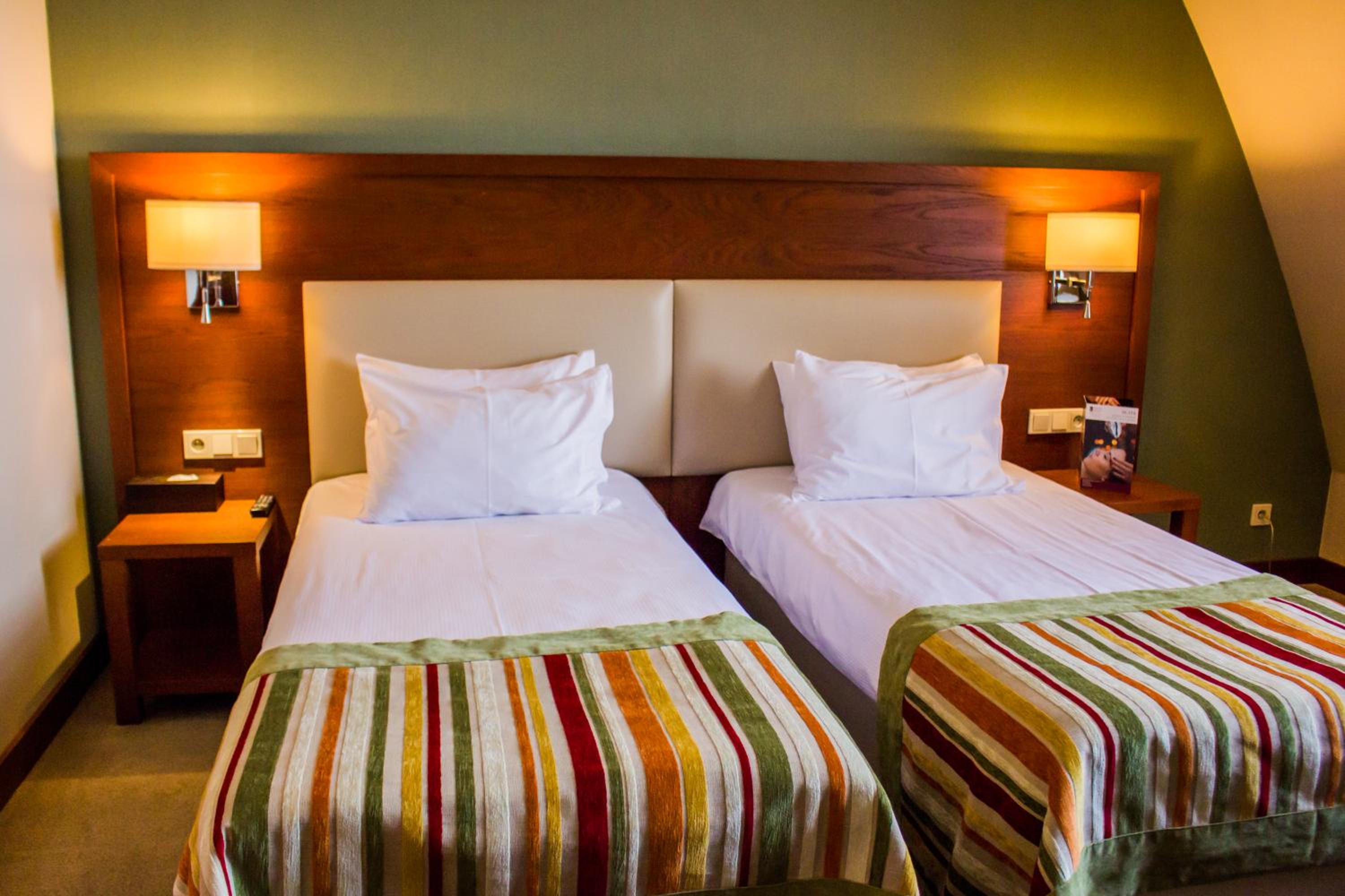 Twin Room - Photo 10