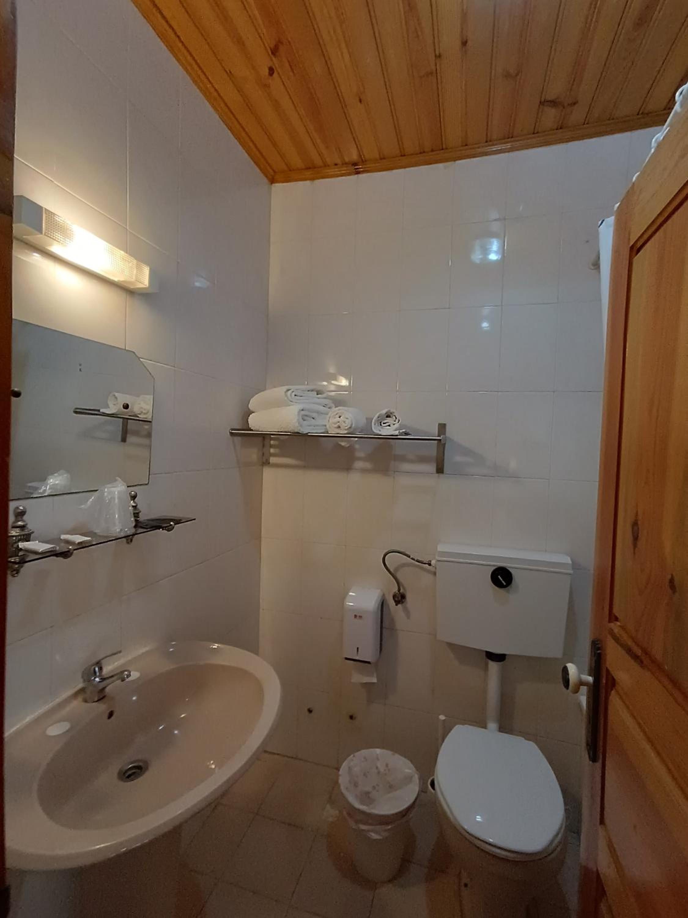 Double Room - Photo 17