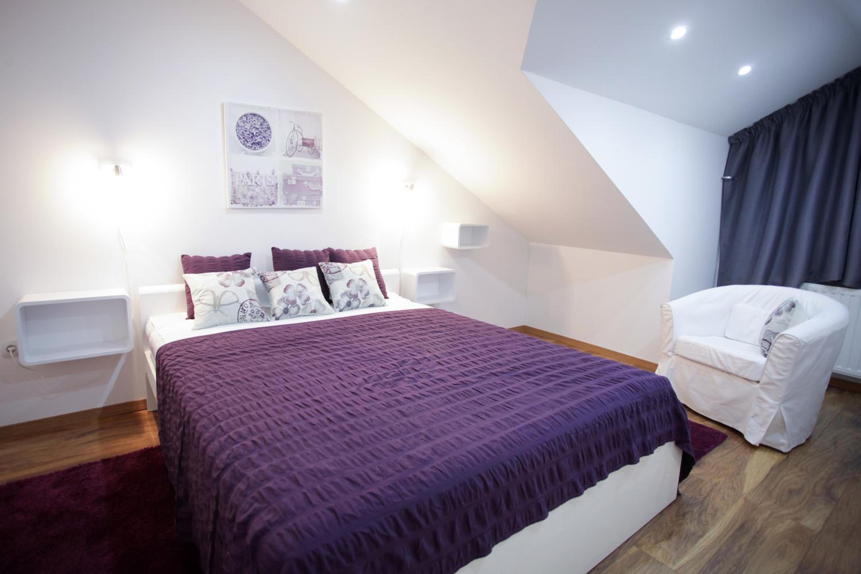 Three-Bedroom Apartment - Photo 4