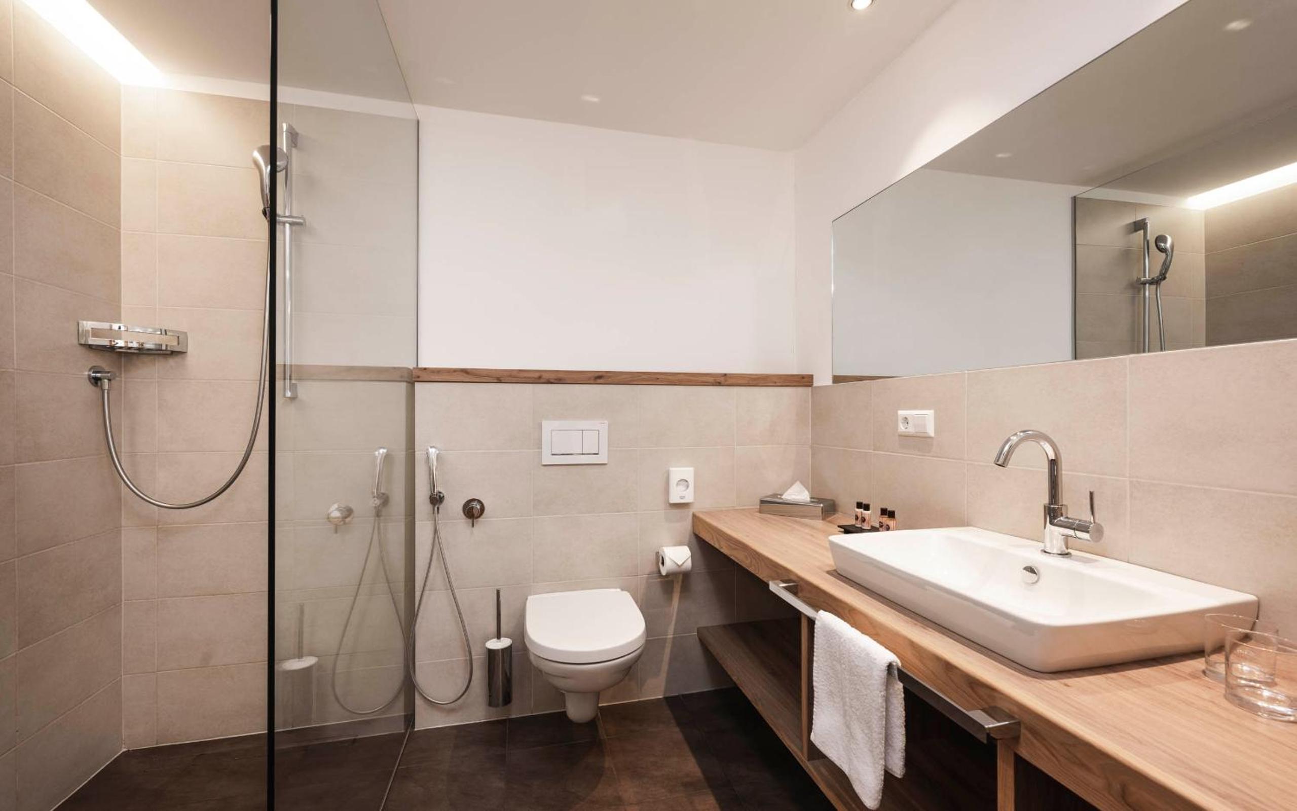 Comfort Double Room with Balcony - Photo 6
