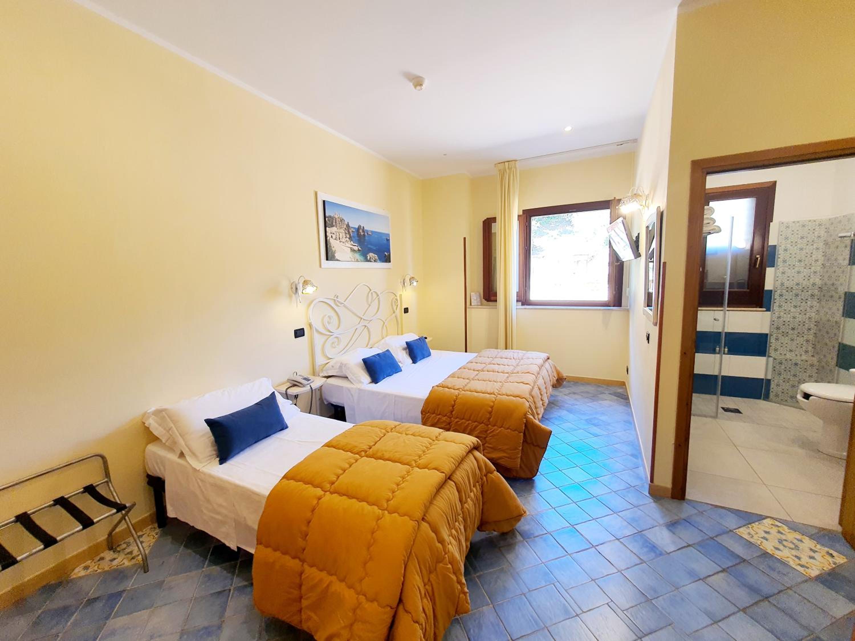Classic Triple Room