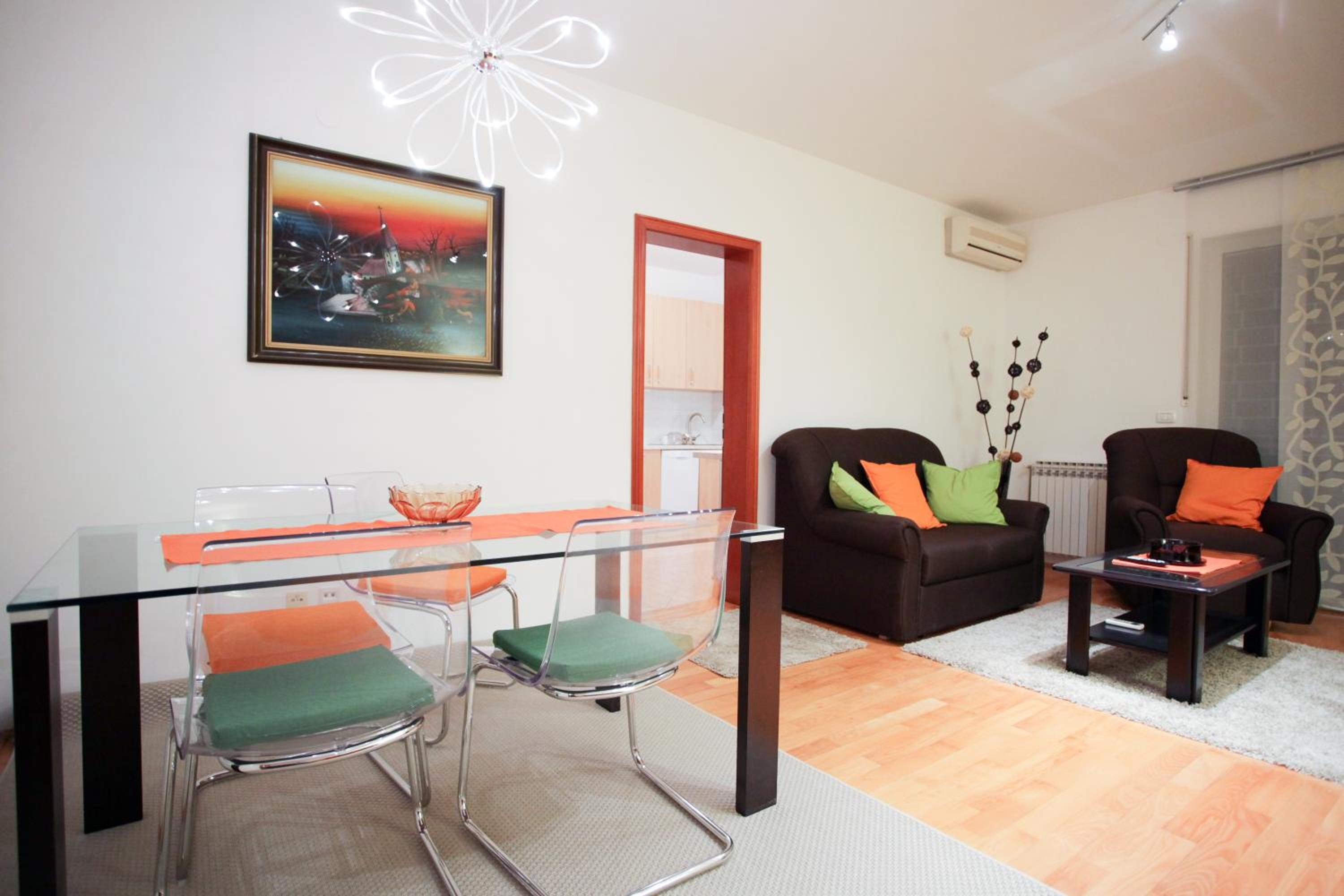 Two-Bedroom Apartment - Photo 2