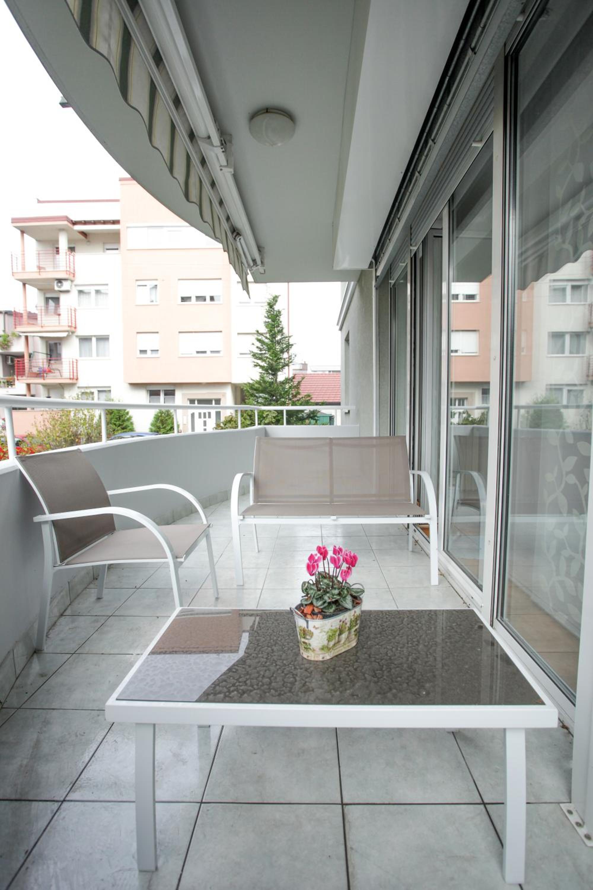 Two-Bedroom Apartment - Photo 6