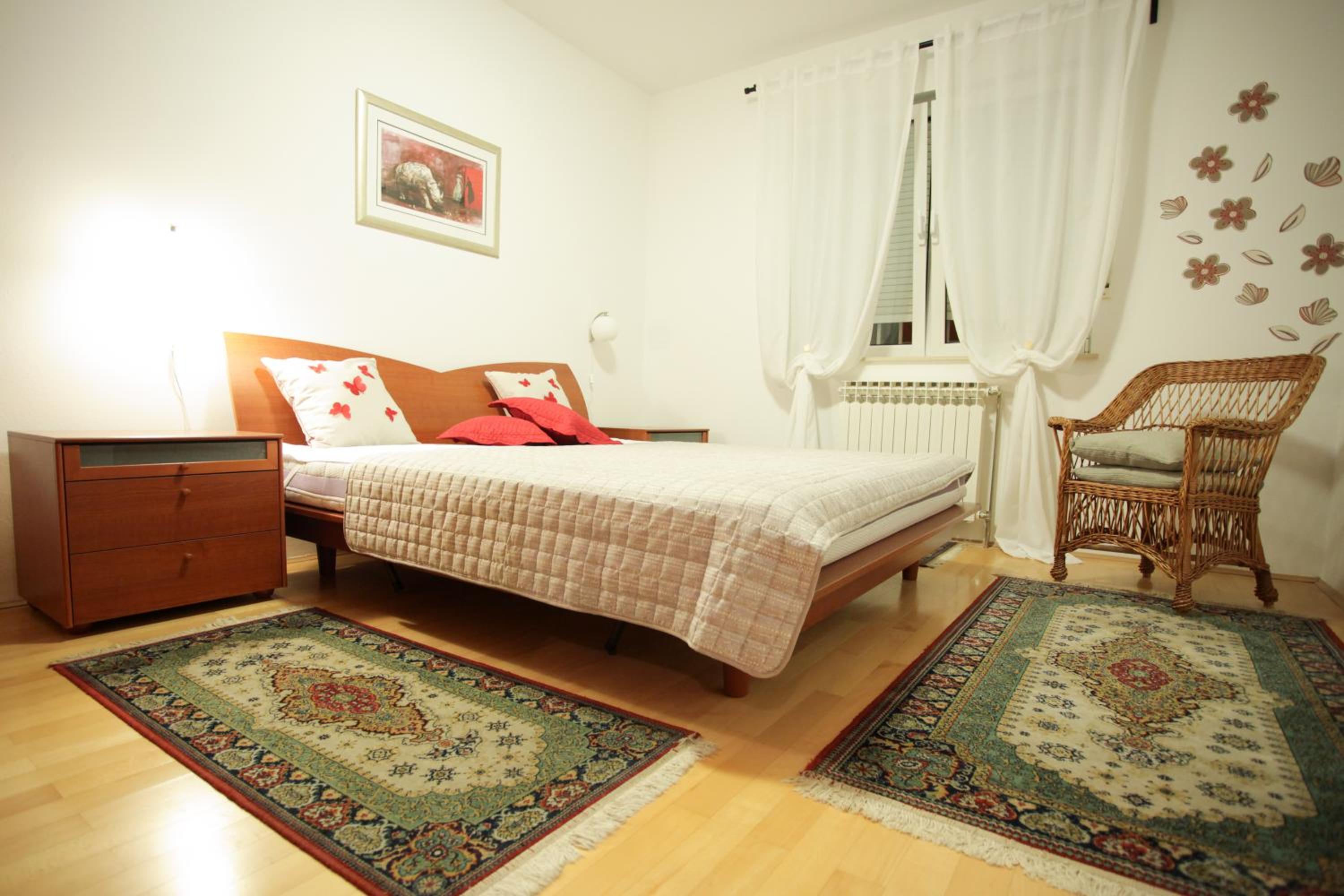 Two-Bedroom Apartment - Photo 8
