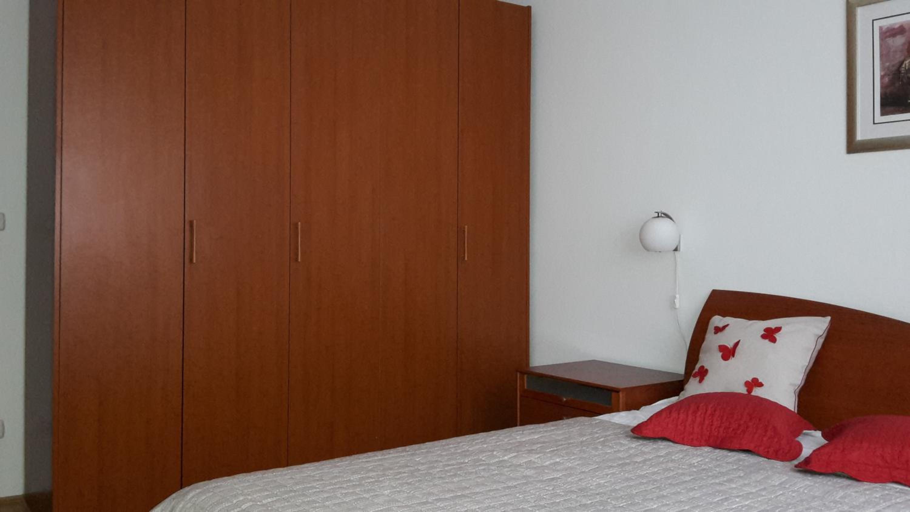Two-Bedroom Apartment - Photo 9