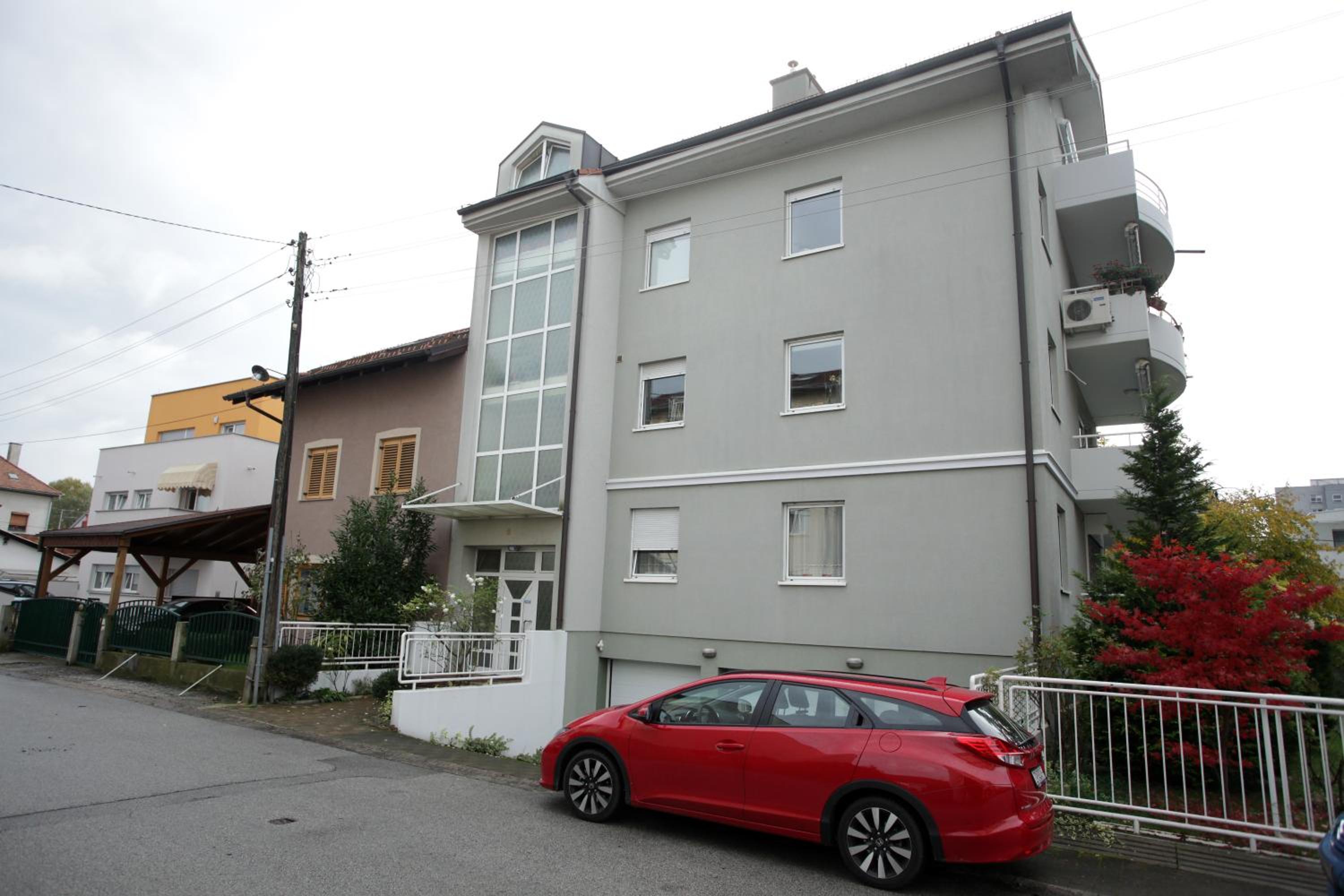 Two-Bedroom Apartment - Photo 18
