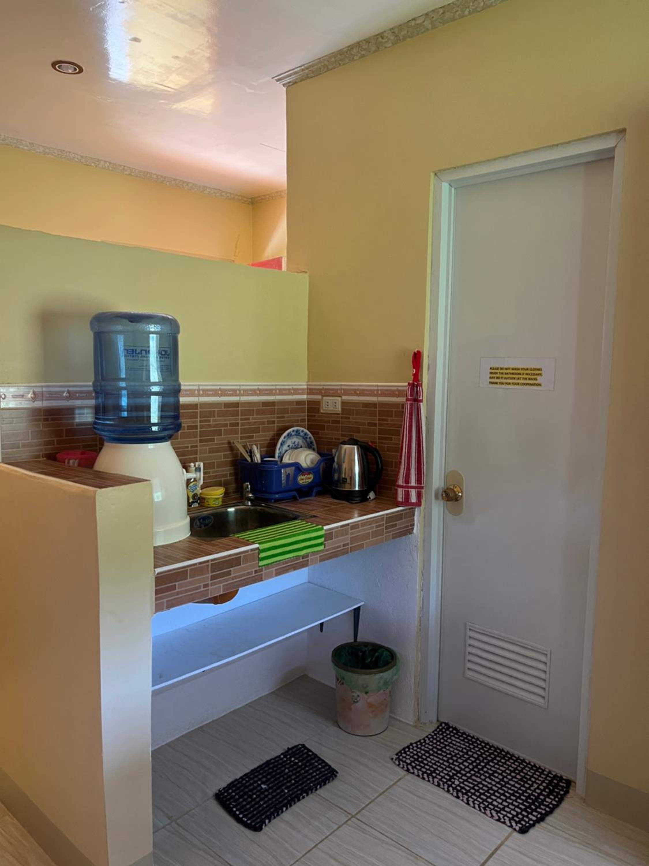 Standard Double Room - Photo 9