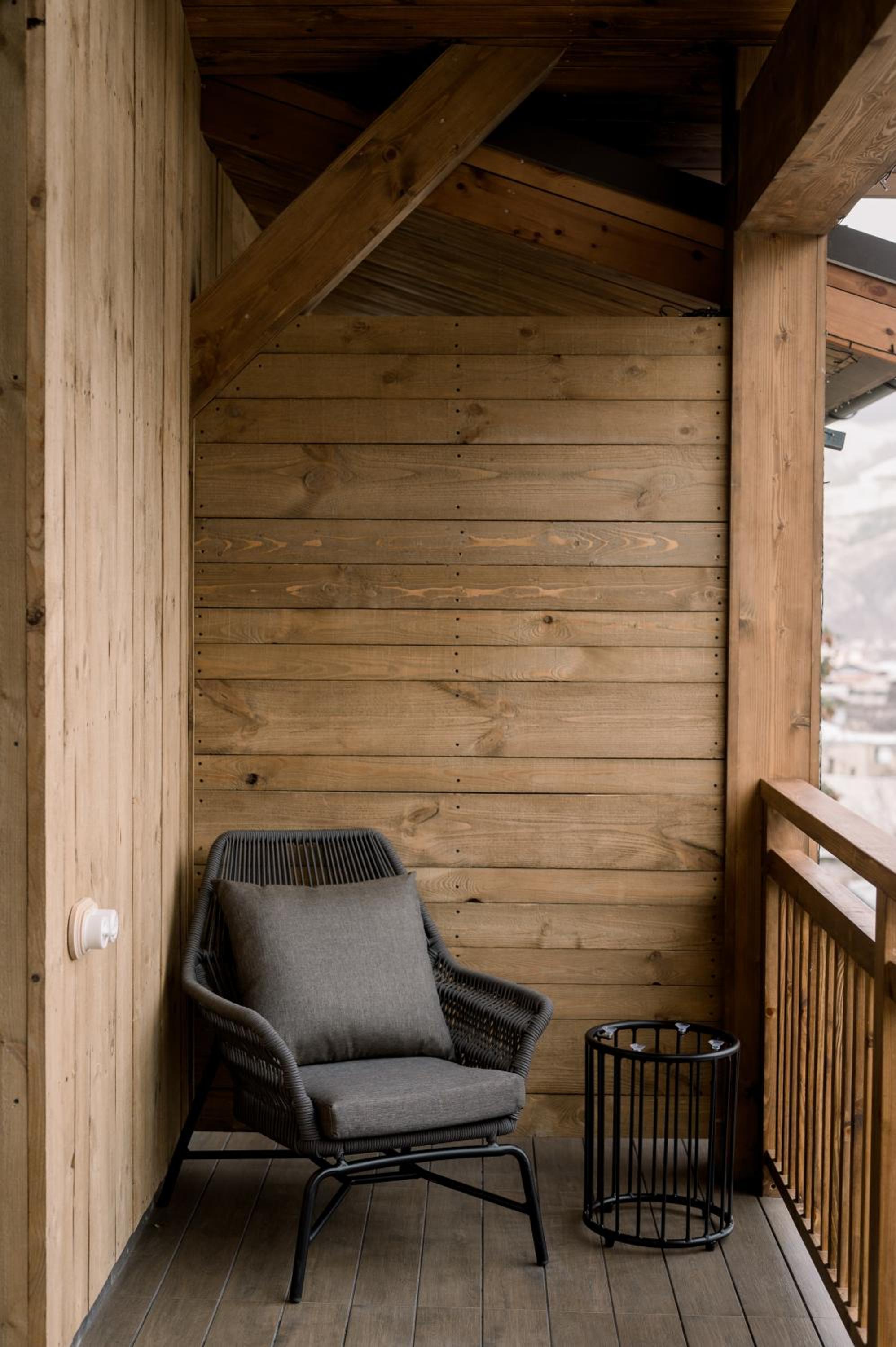 Deluxe Double Room with Balcony photo 2