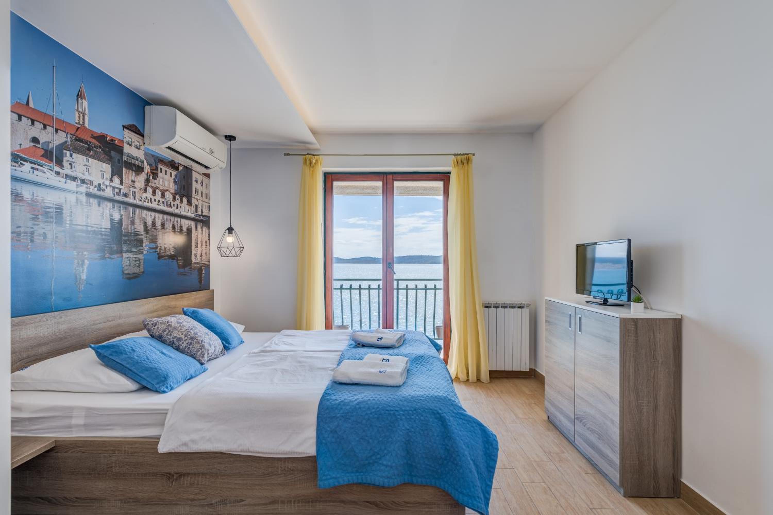 Studio with Balcony and Sea View