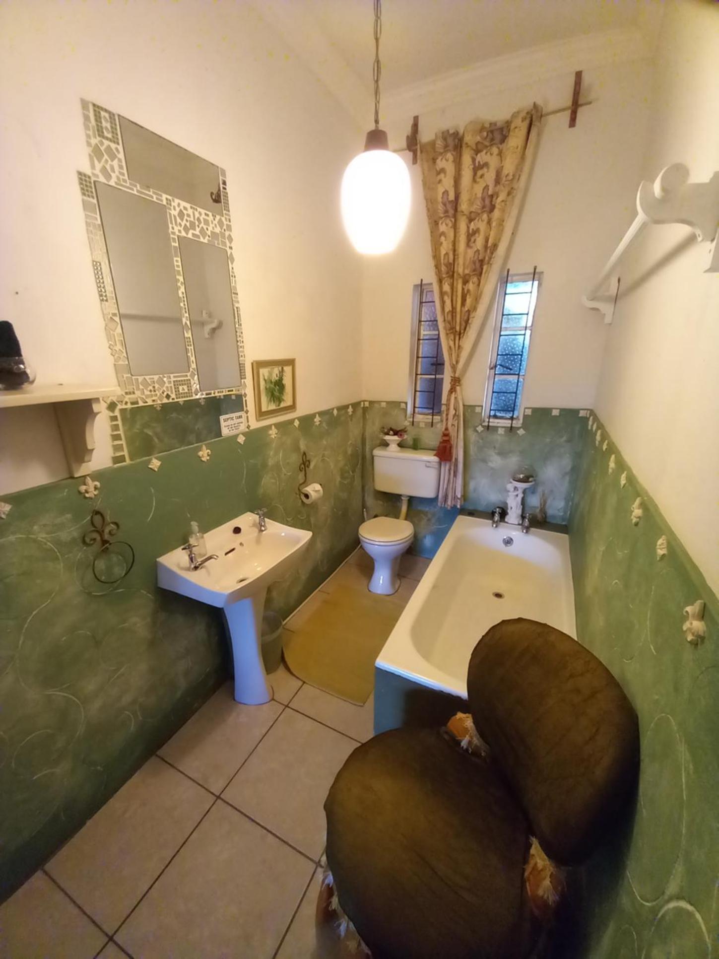 Deluxe Double Room - Photo 8