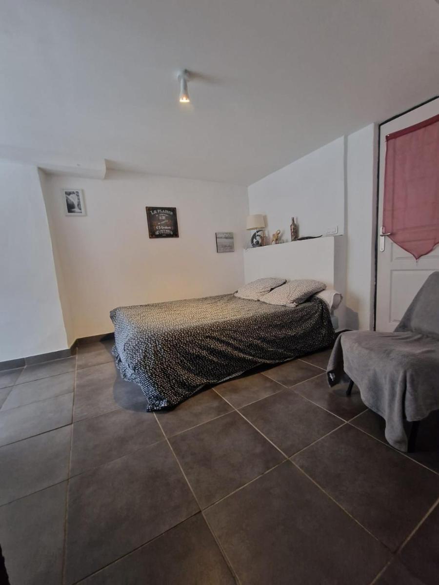 Double Room with Private Bathroom - Photo 6