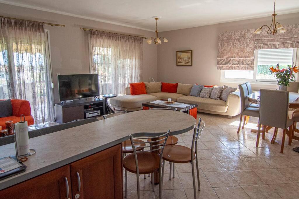 Three-Bedroom House photo 1