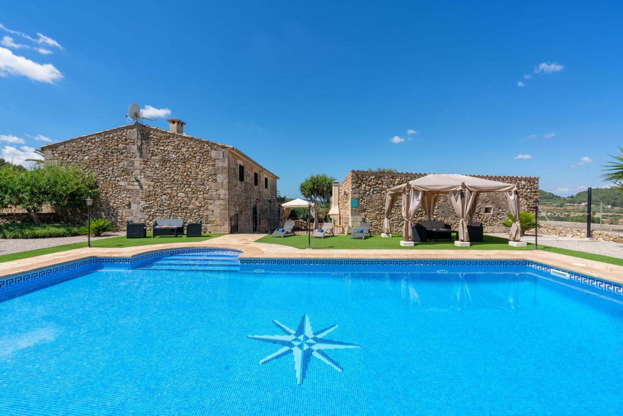 Three-Bedroom Villa photo 2