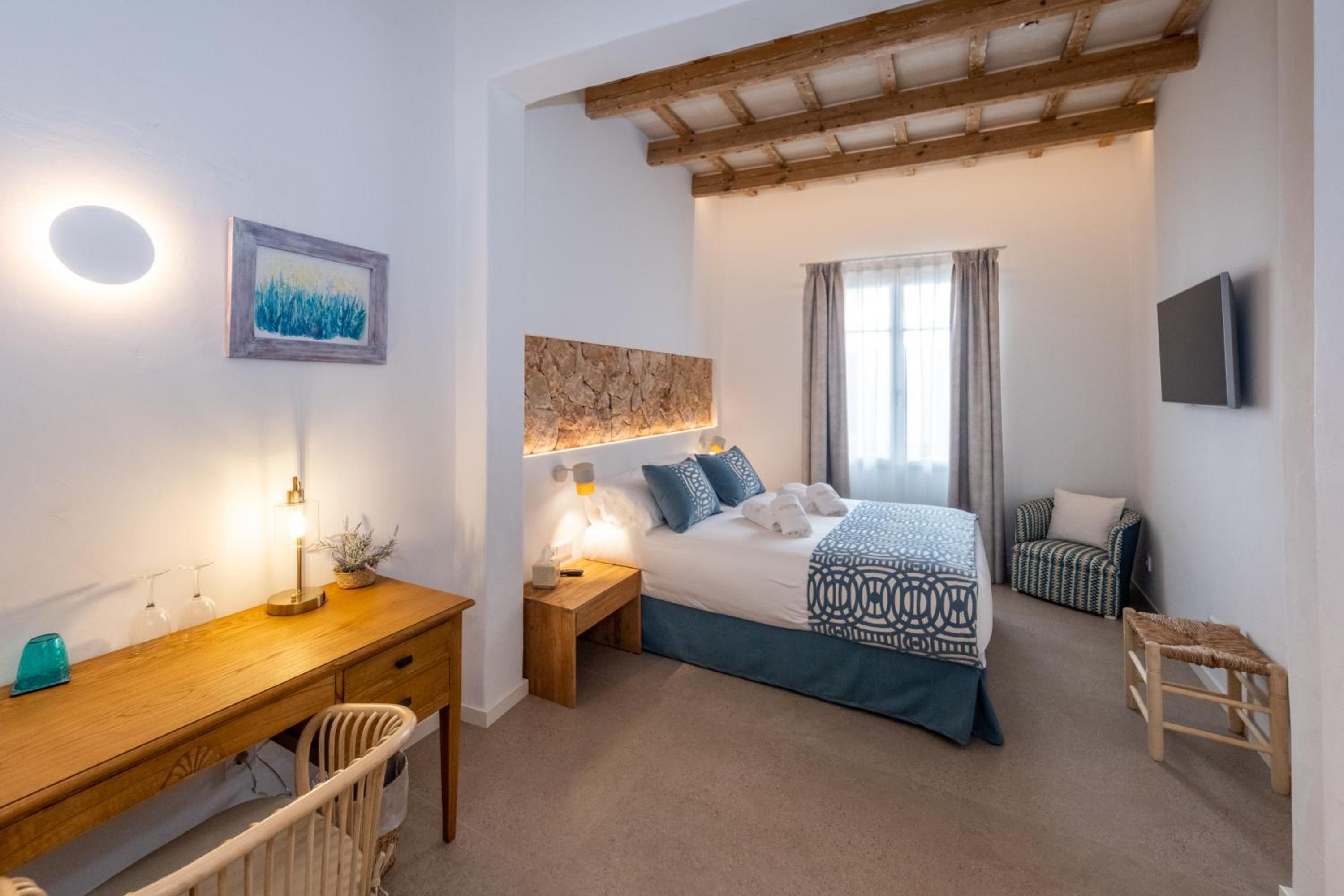 Double Room - Disability Access photo 3