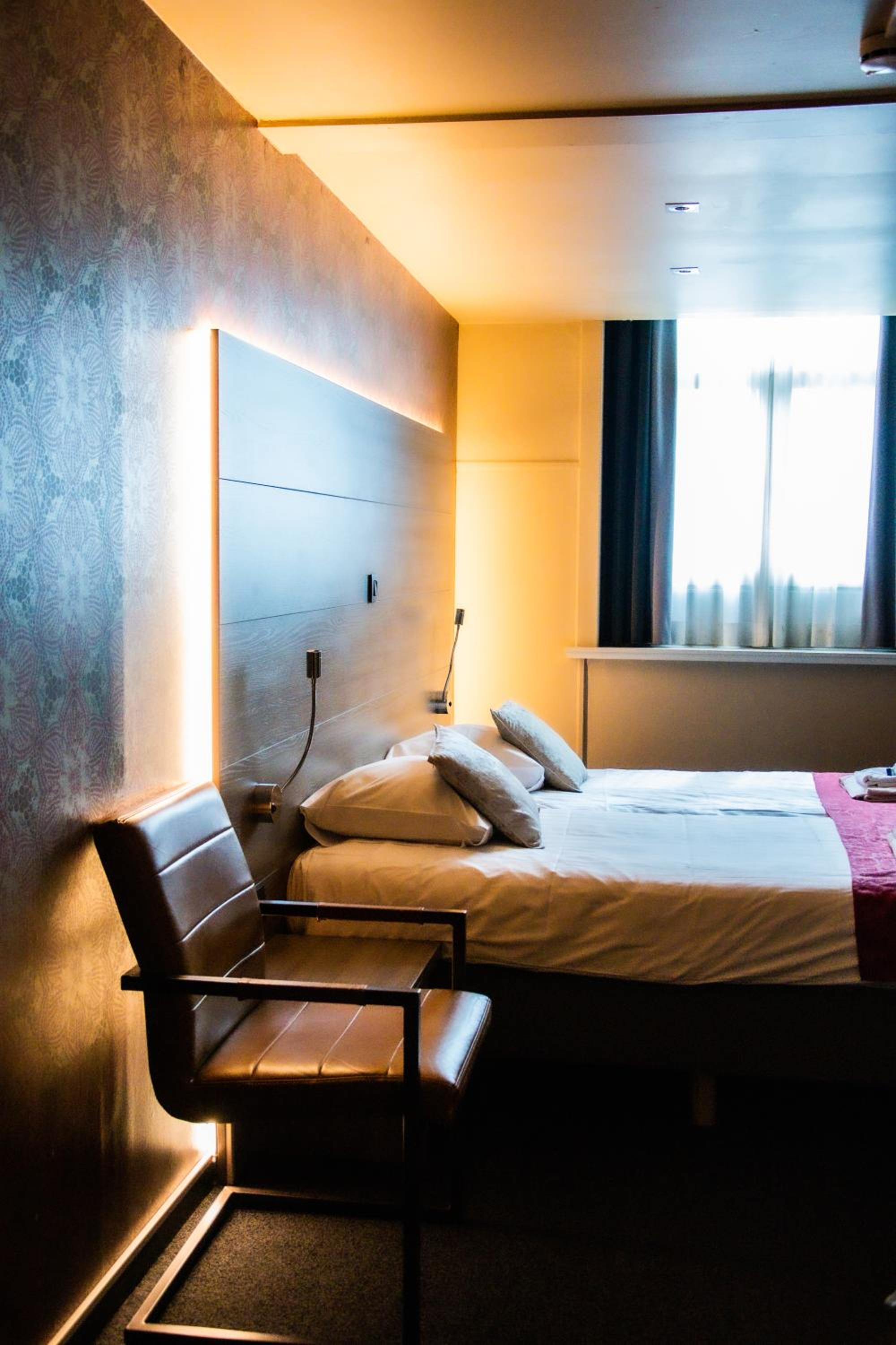 Budget Double Room photo 3