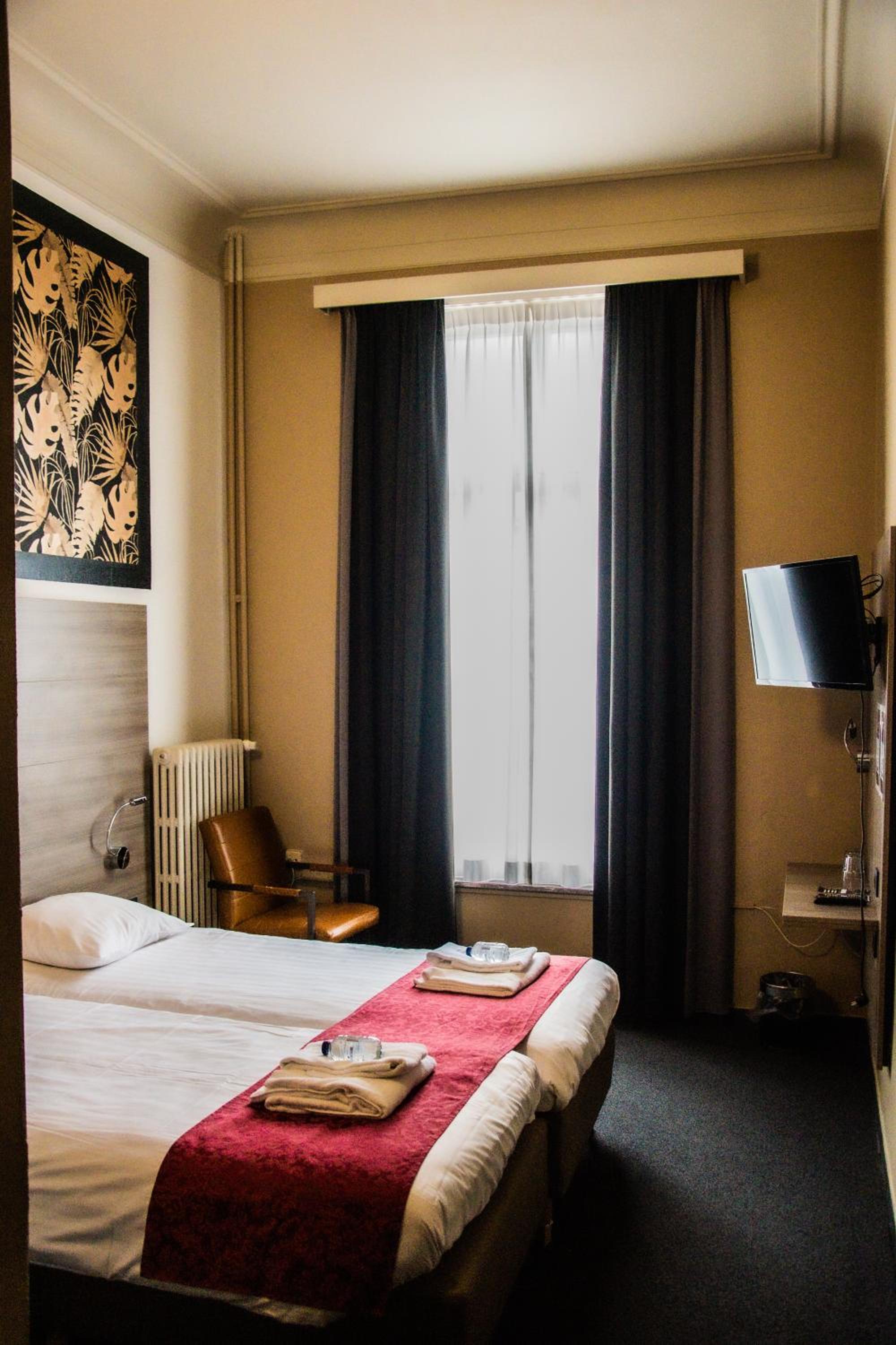 Standard Double Room photo 2