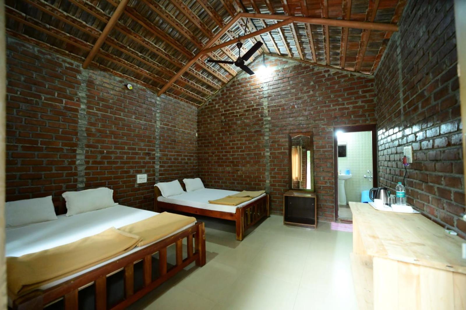 Deluxe Room - Photo 3