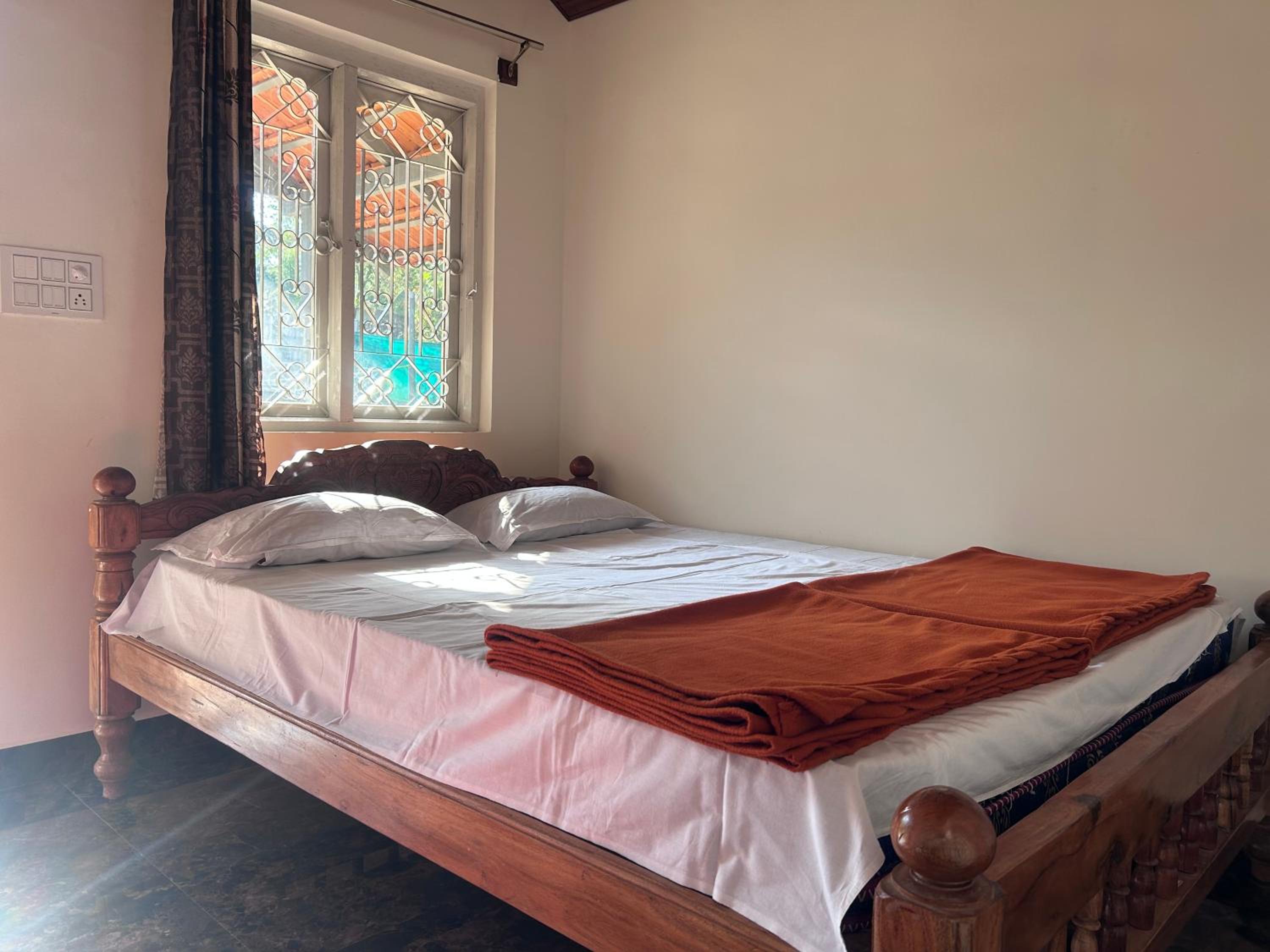 Deluxe Double Room (2 Adults + 1 Child) photo 3