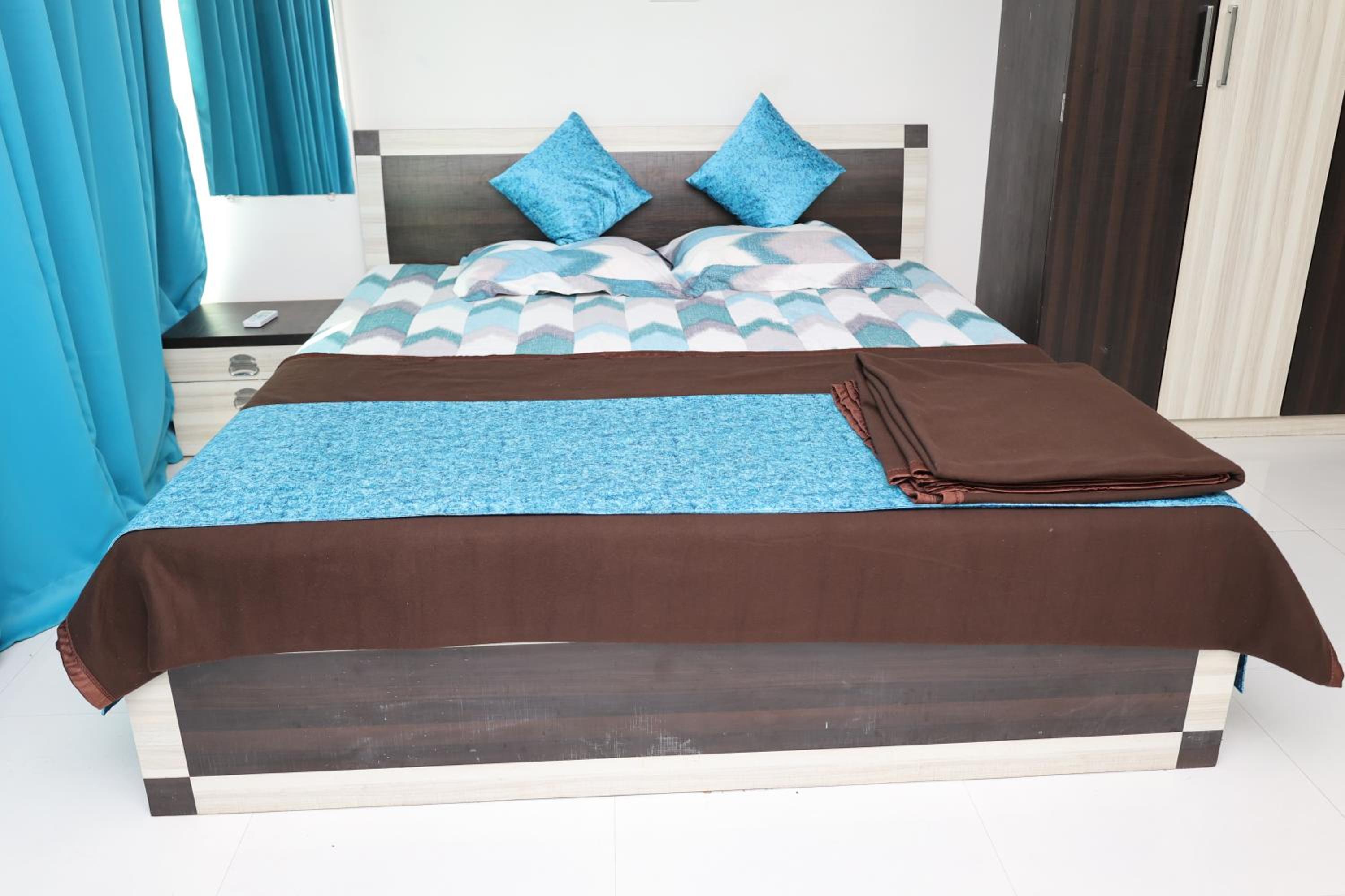 Family Room - Photo 8