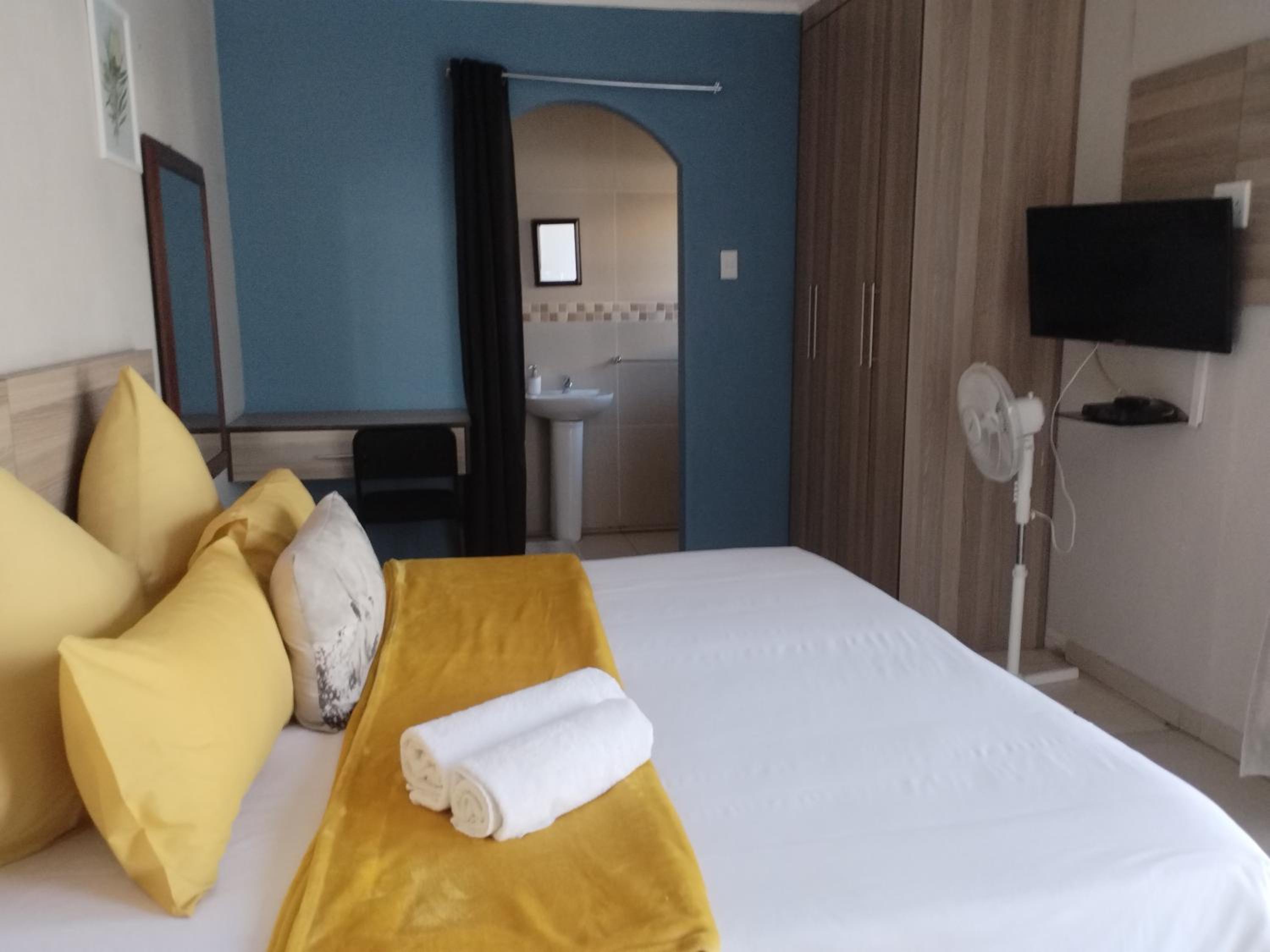 Deluxe Double Room with Shower photo 3