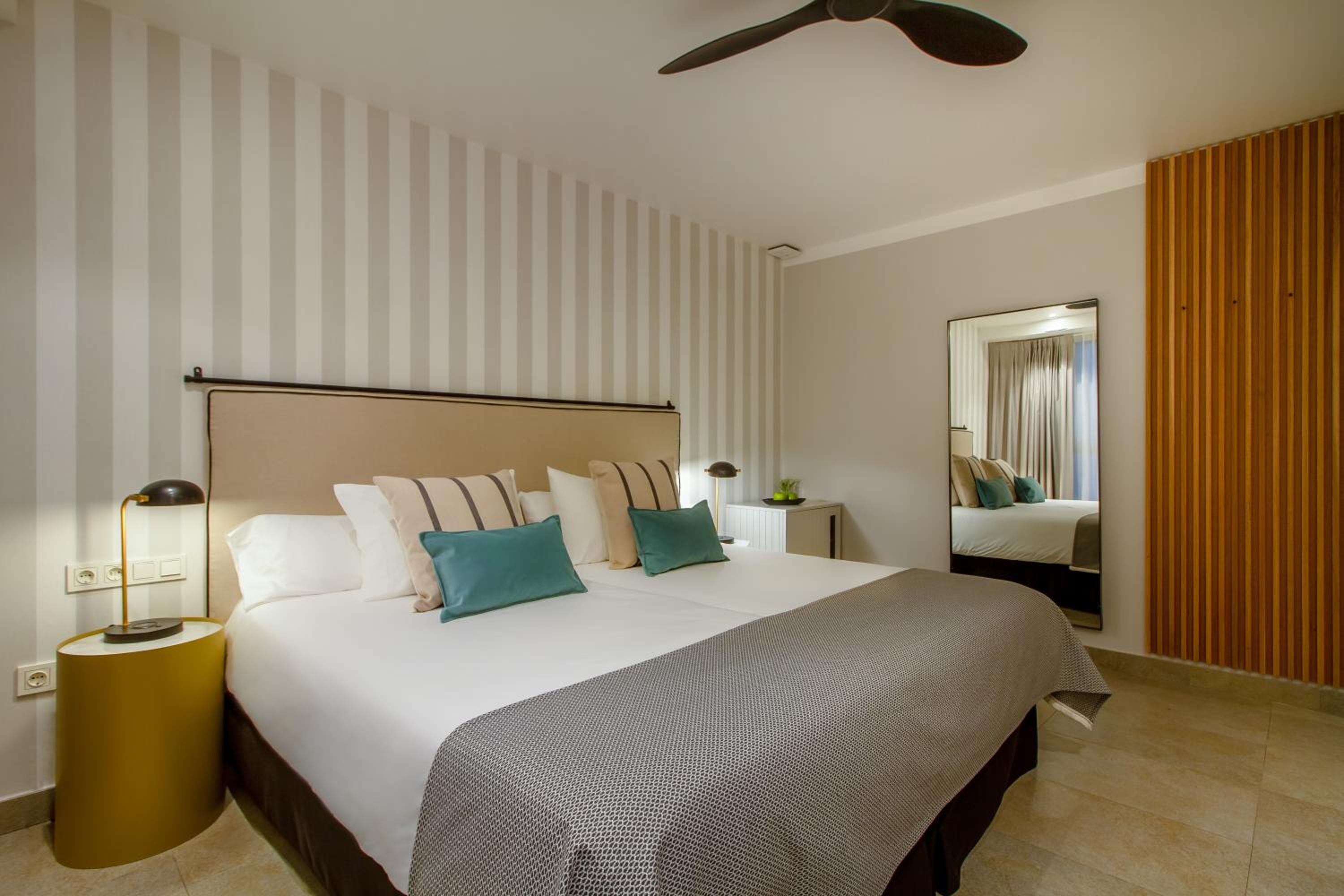 Habitación Estándar con Dos Camas Individuales Habitación Estándar con Dos Camas Individuales
