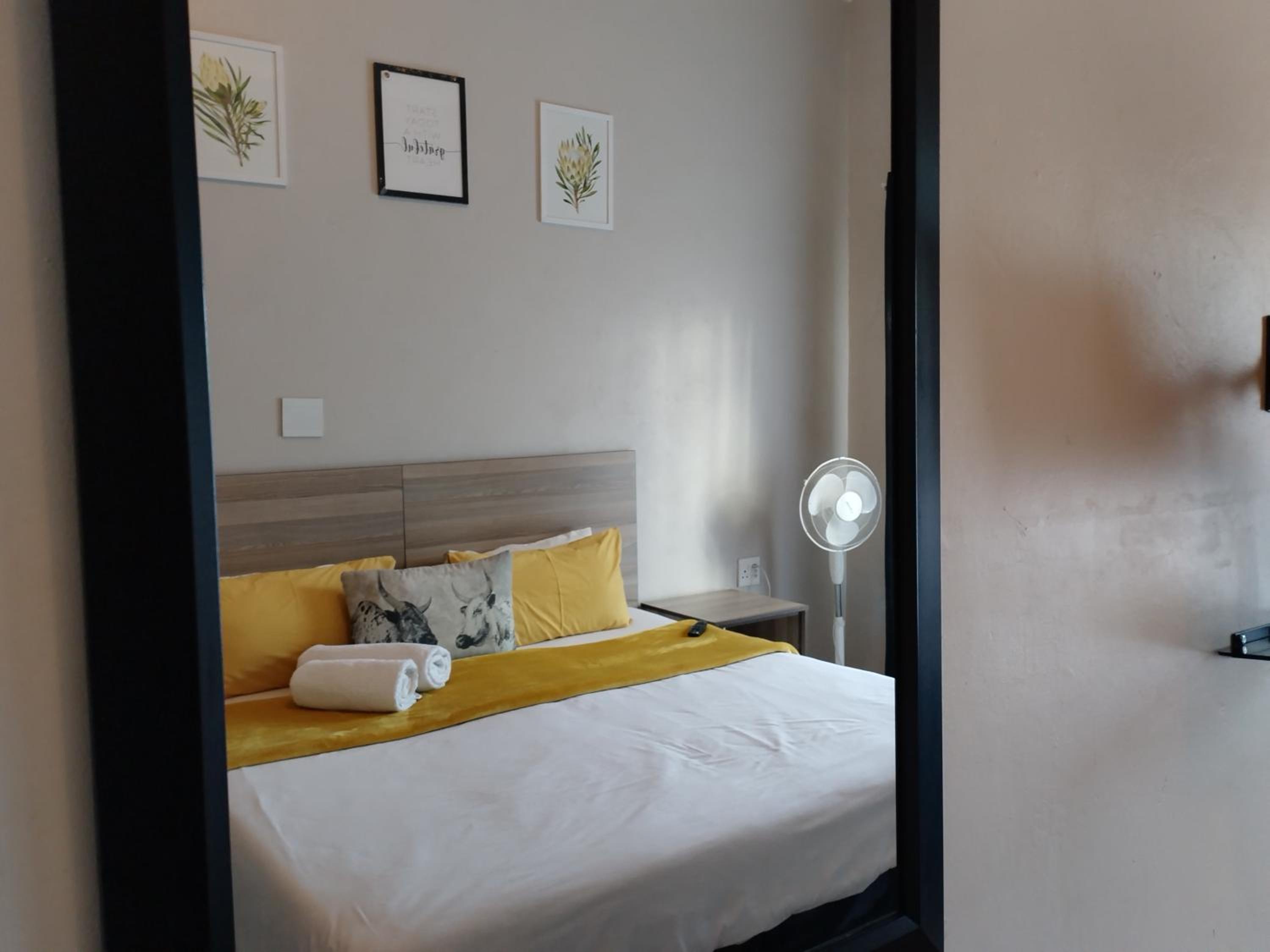 Deluxe Double Room with Shower - Photo 5