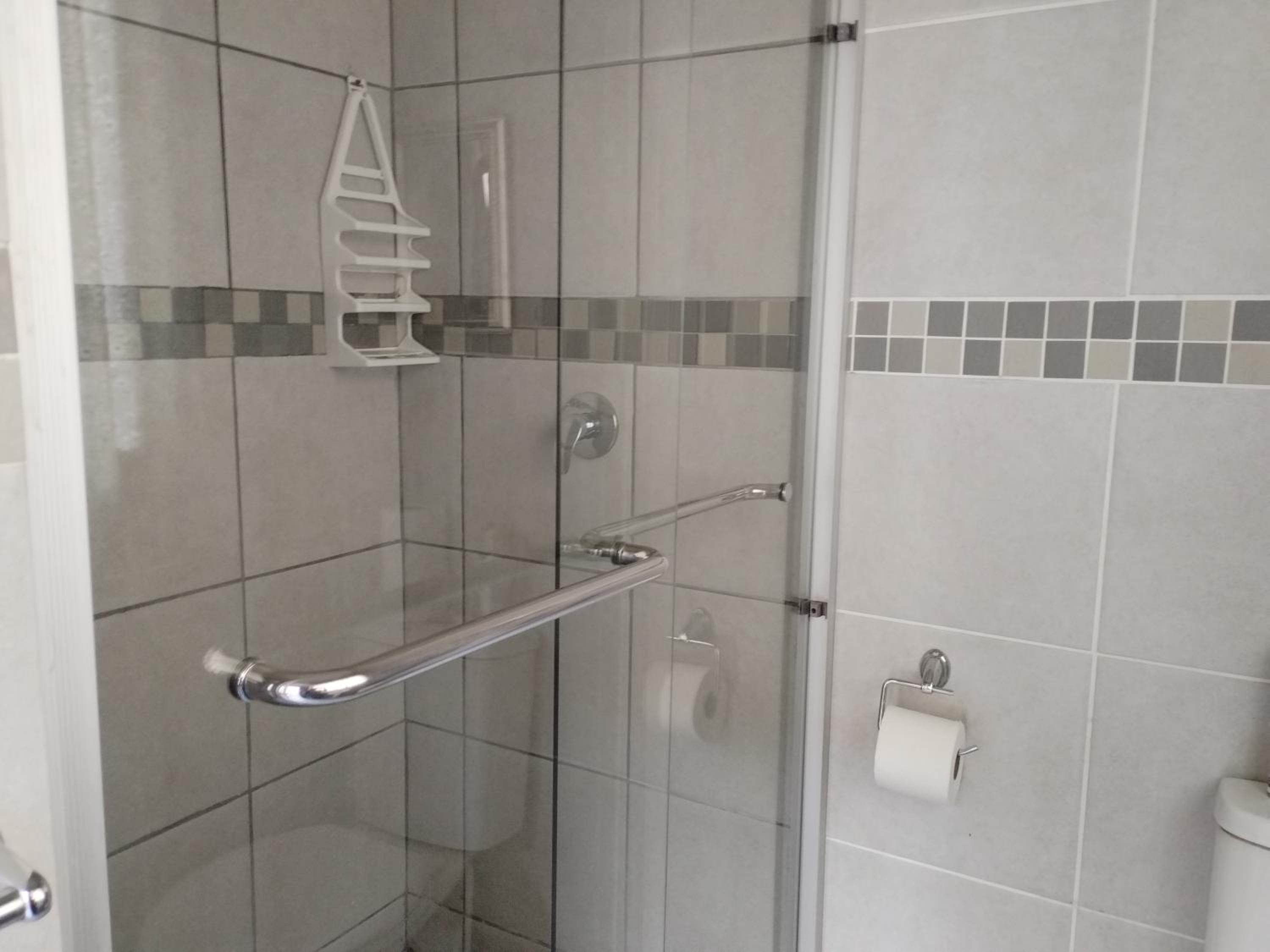 Deluxe Double Room with Shower - Photo 2