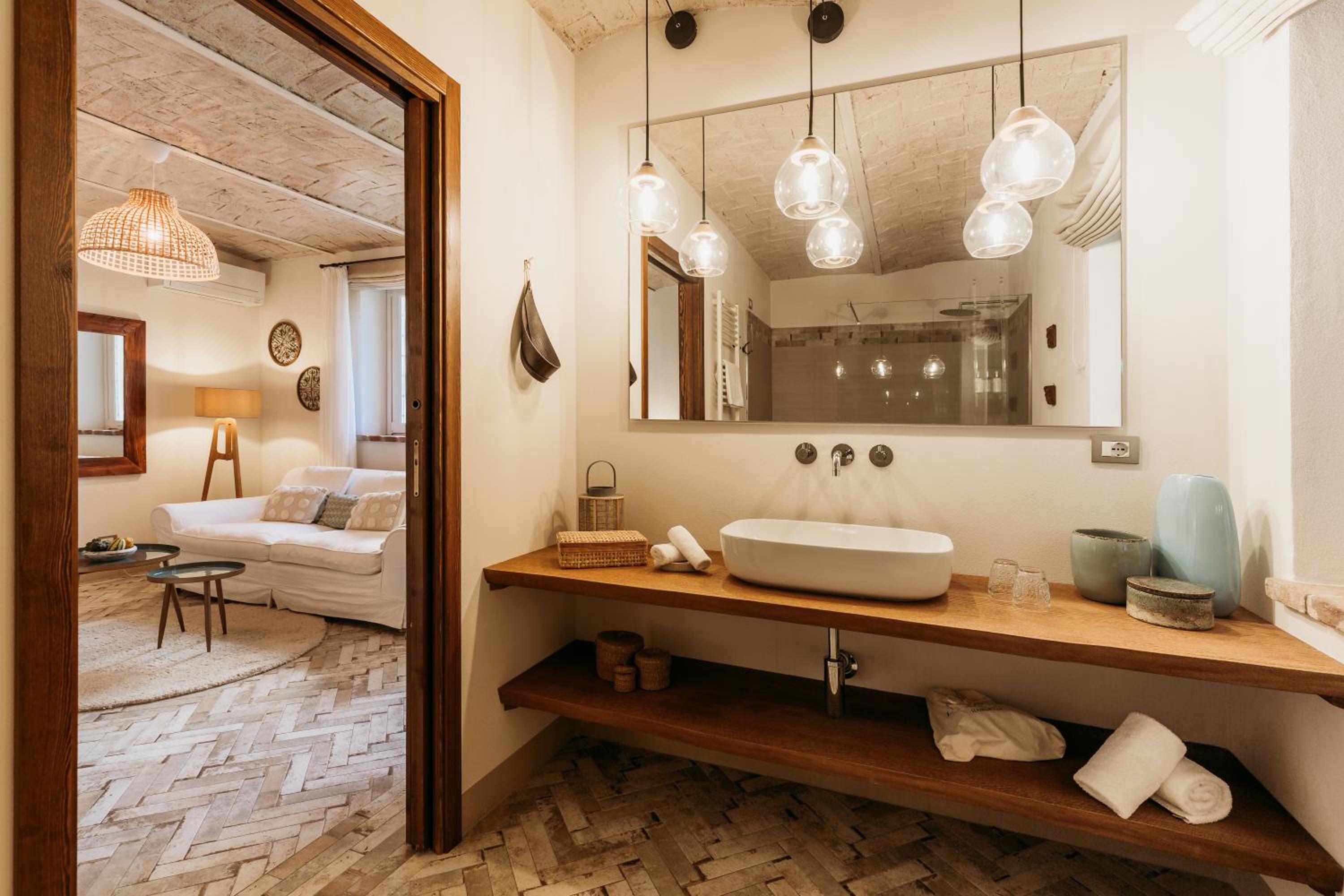 Double Room - Photo 11