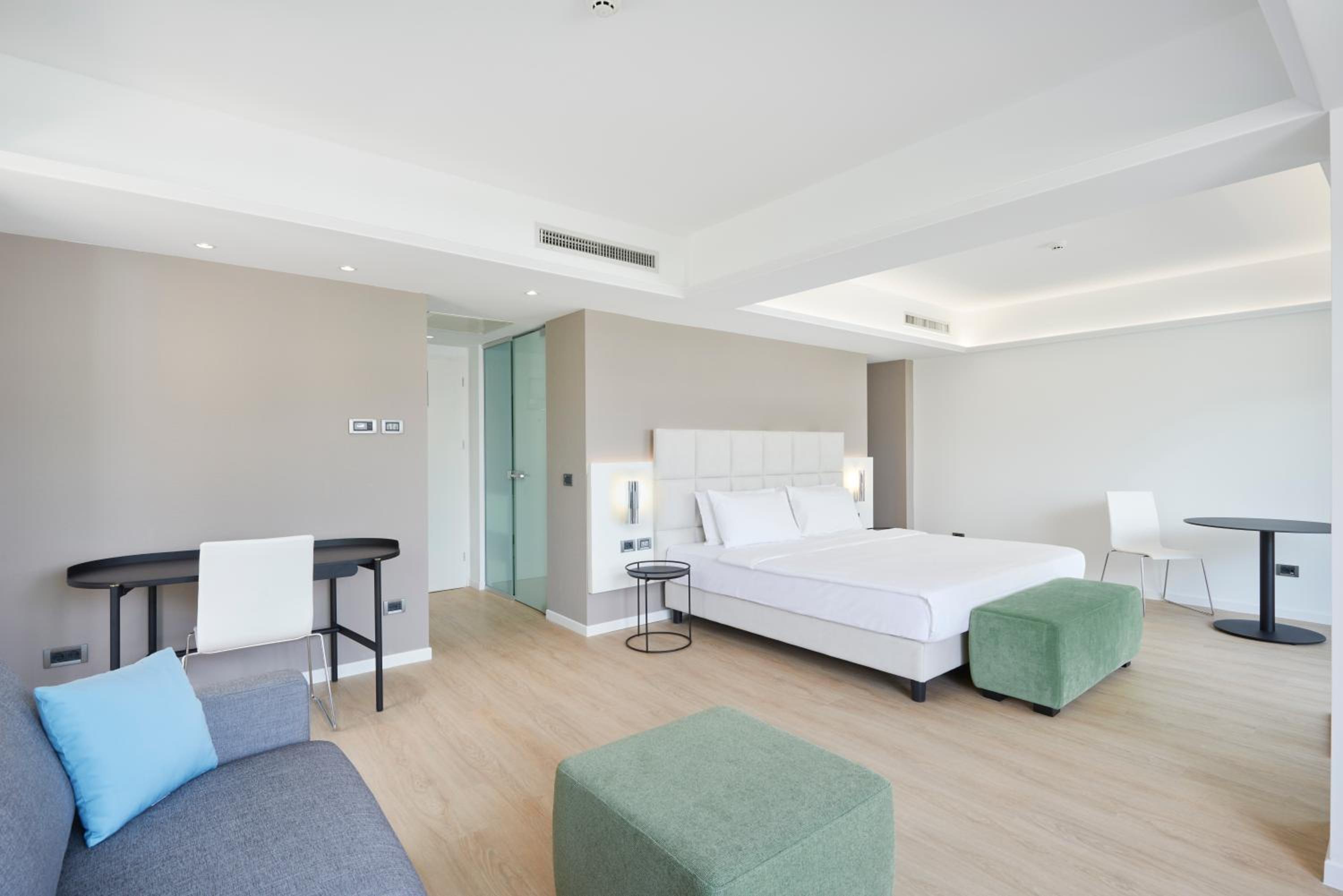 Experience Suite With Side Sea View photo 1
